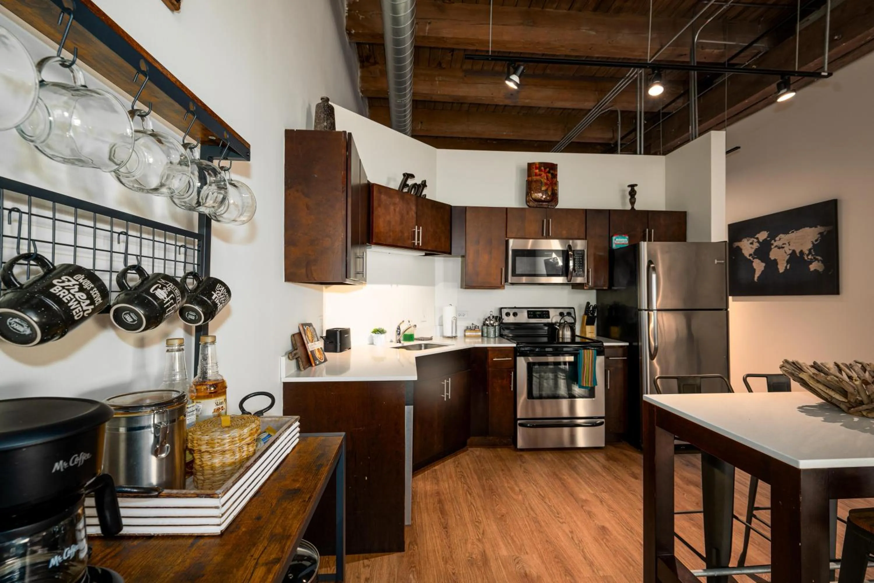 Kitchen or kitchenette in Luxéry Stay Chicago - Themed Units! Close to Downtown, McCormick Place & Wintrust Arena