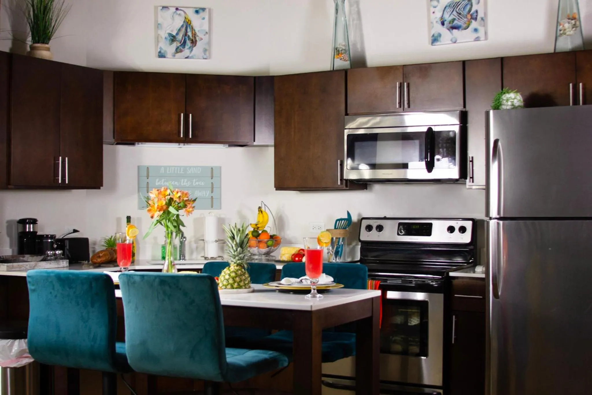 kitchen in Luxéry Stay Chicago - Themed Units! Close to Downtown, McCormick Place & Wintrust Arena