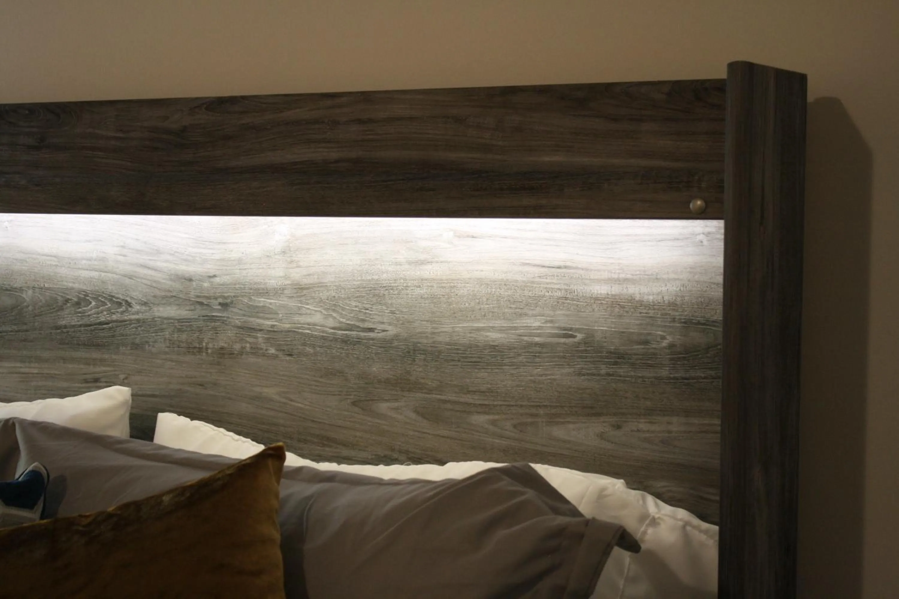 Bed in Luxéry Stay Chicago - Themed Units! Close to Downtown, McCormick Place & Wintrust Arena