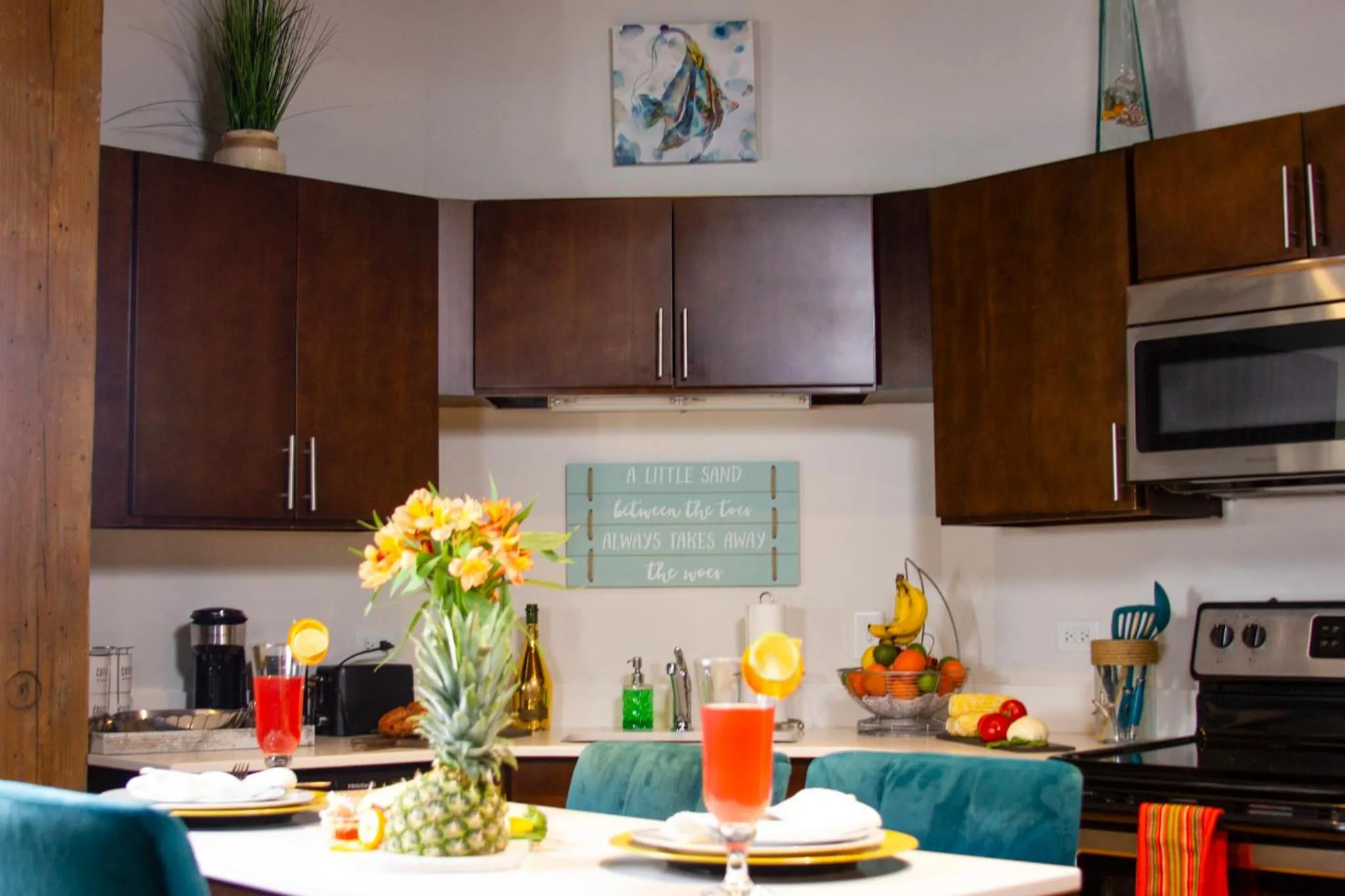 kitchen in Luxéry Stay Chicago - Themed Units! Close to Downtown, McCormick Place & Wintrust Arena