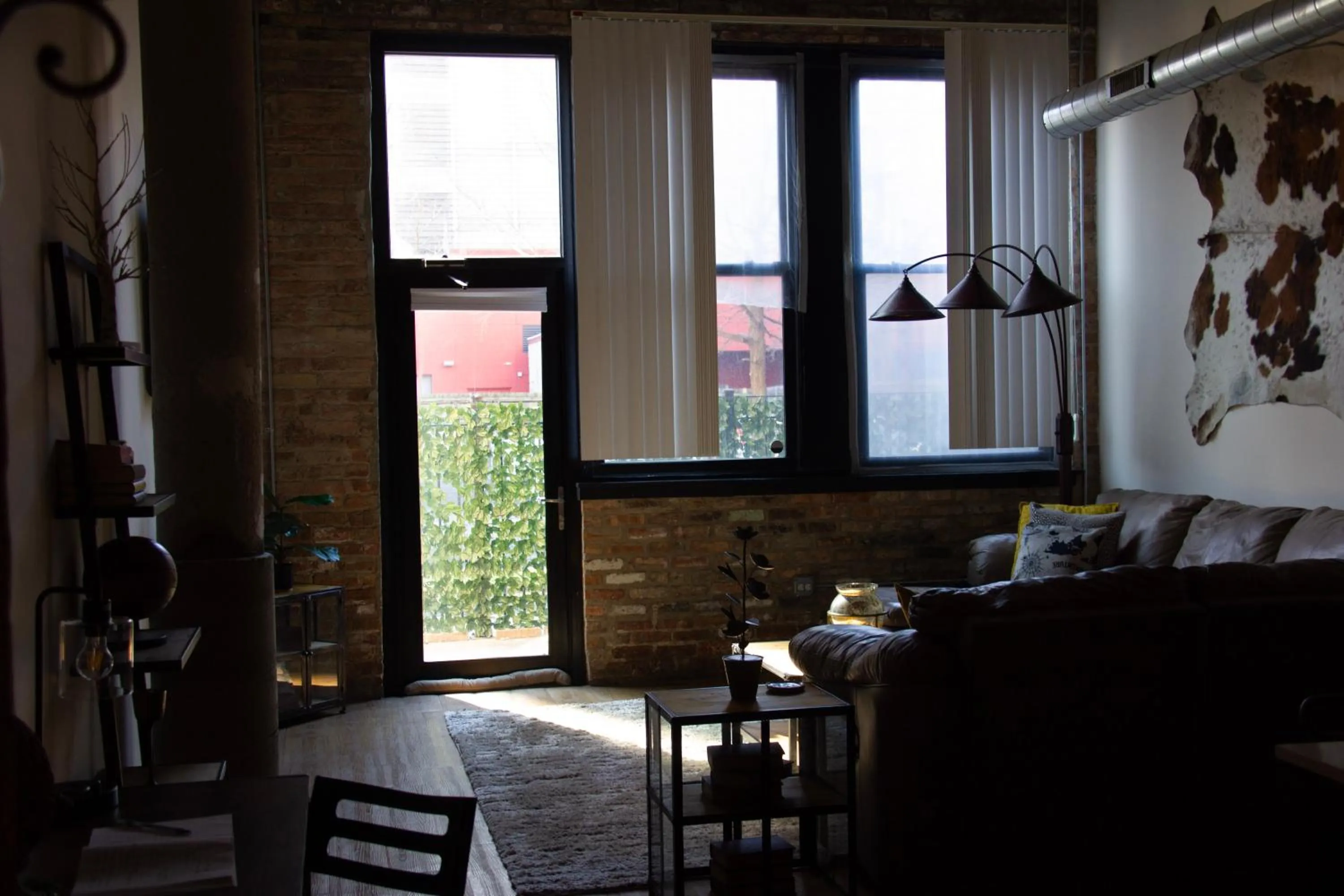 Patio in Luxéry Stay Chicago - Themed Units! Close to Downtown, McCormick Place & Wintrust Arena
