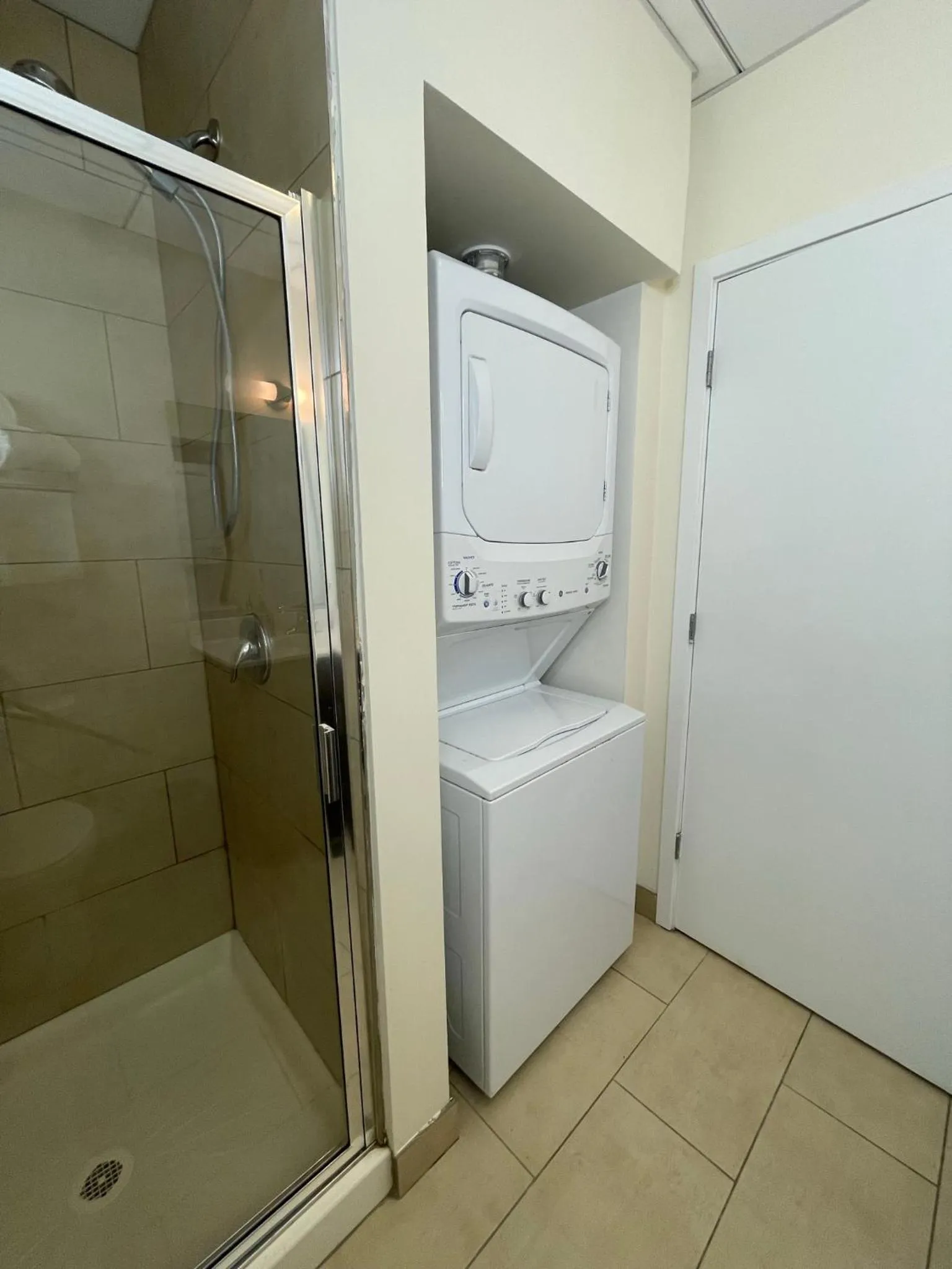 Bathroom in Luxéry Stay Chicago - Themed Units! Close to Downtown, McCormick Place & Wintrust Arena