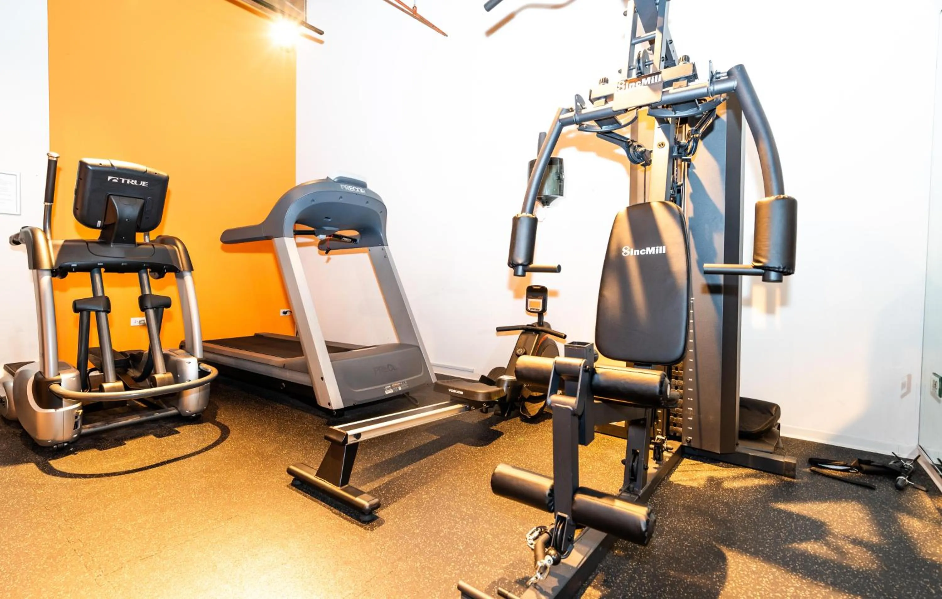 Fitness centre/facilities in Luxéry Stay Chicago - Themed Units! Close to Downtown, McCormick Place & Wintrust Arena