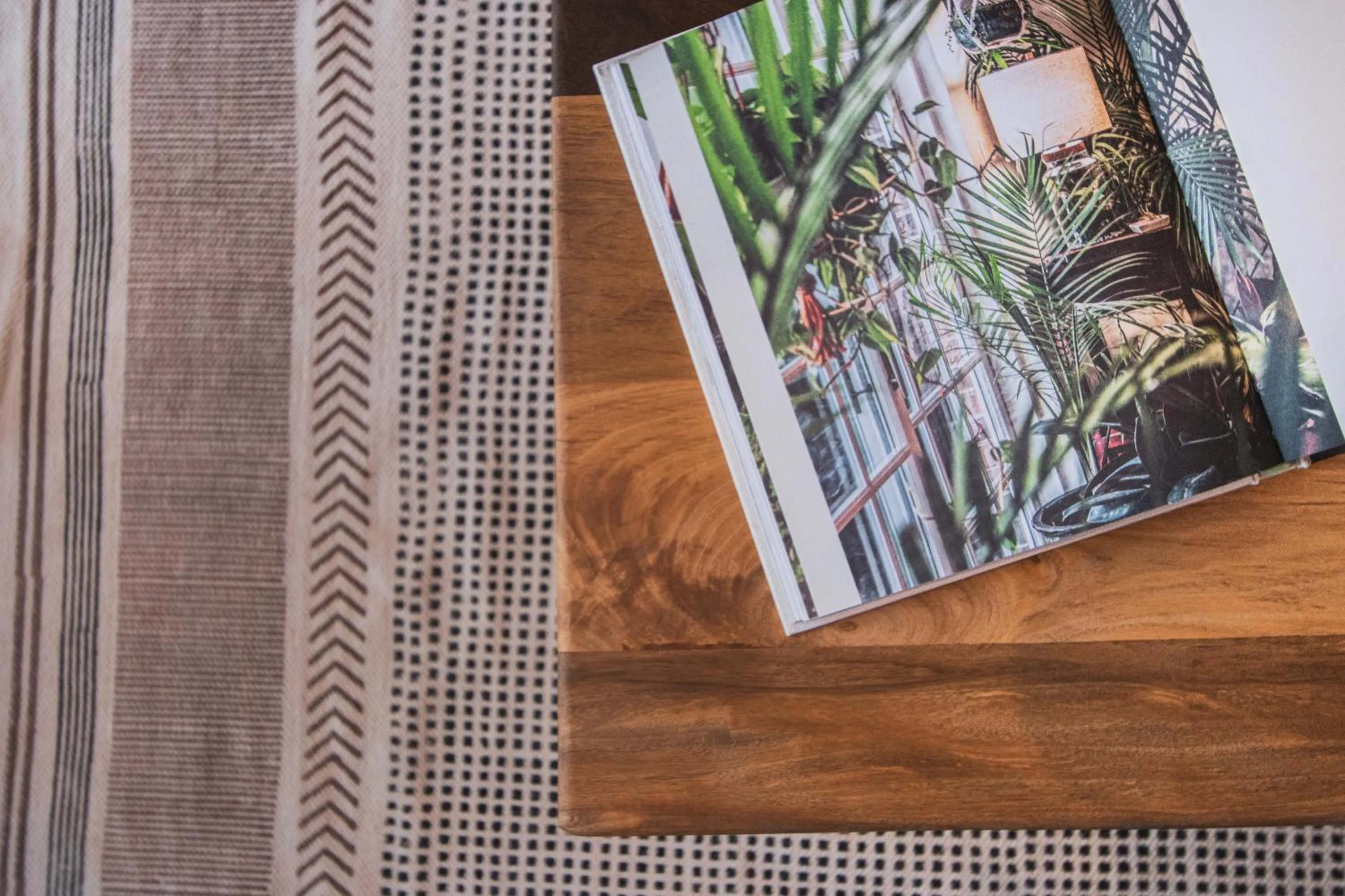 Decorative detail in Spacious 2BR apt · Wide balcony w/tub & Yoga deck