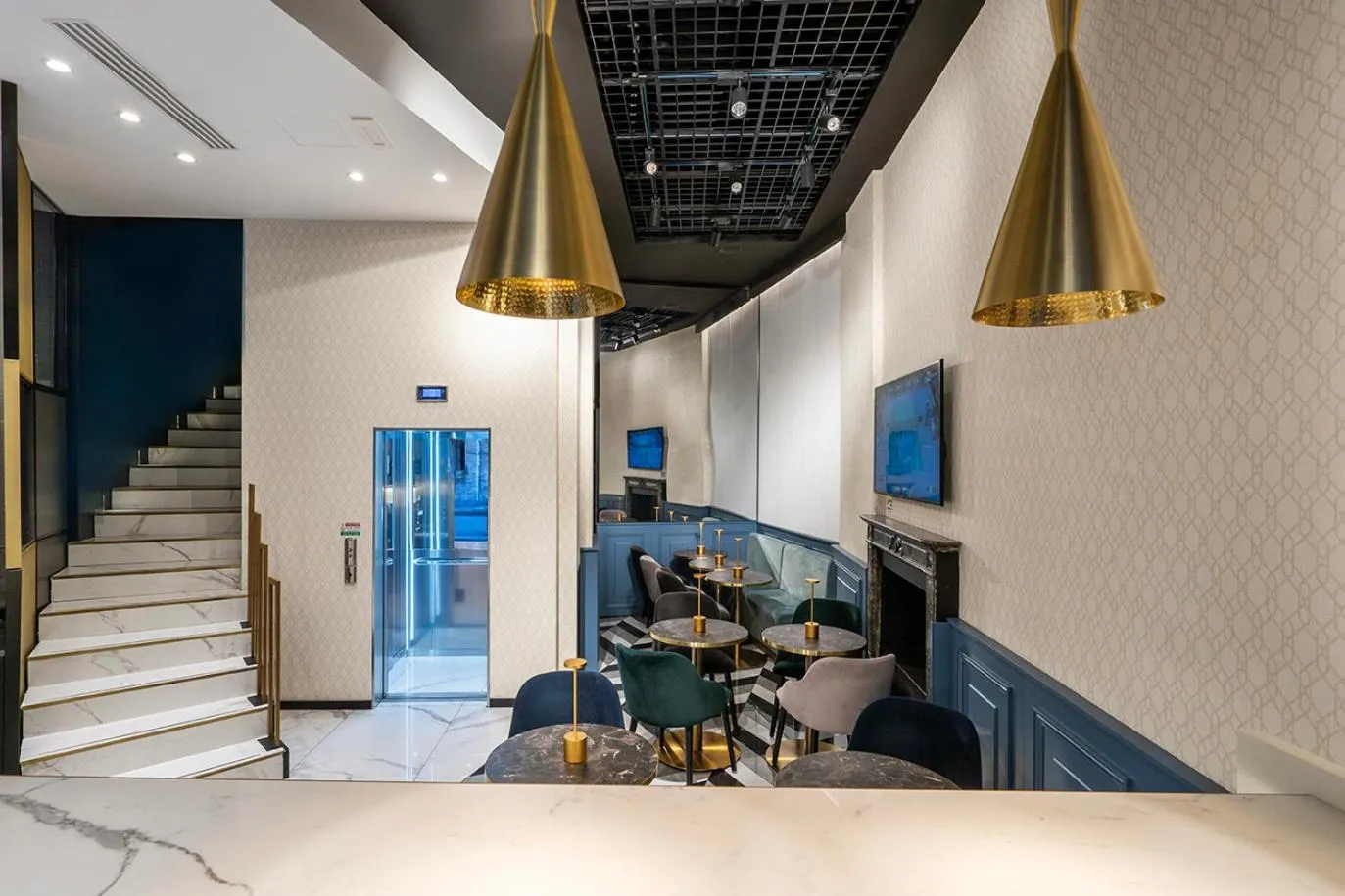 Lounge or bar in London Hotel