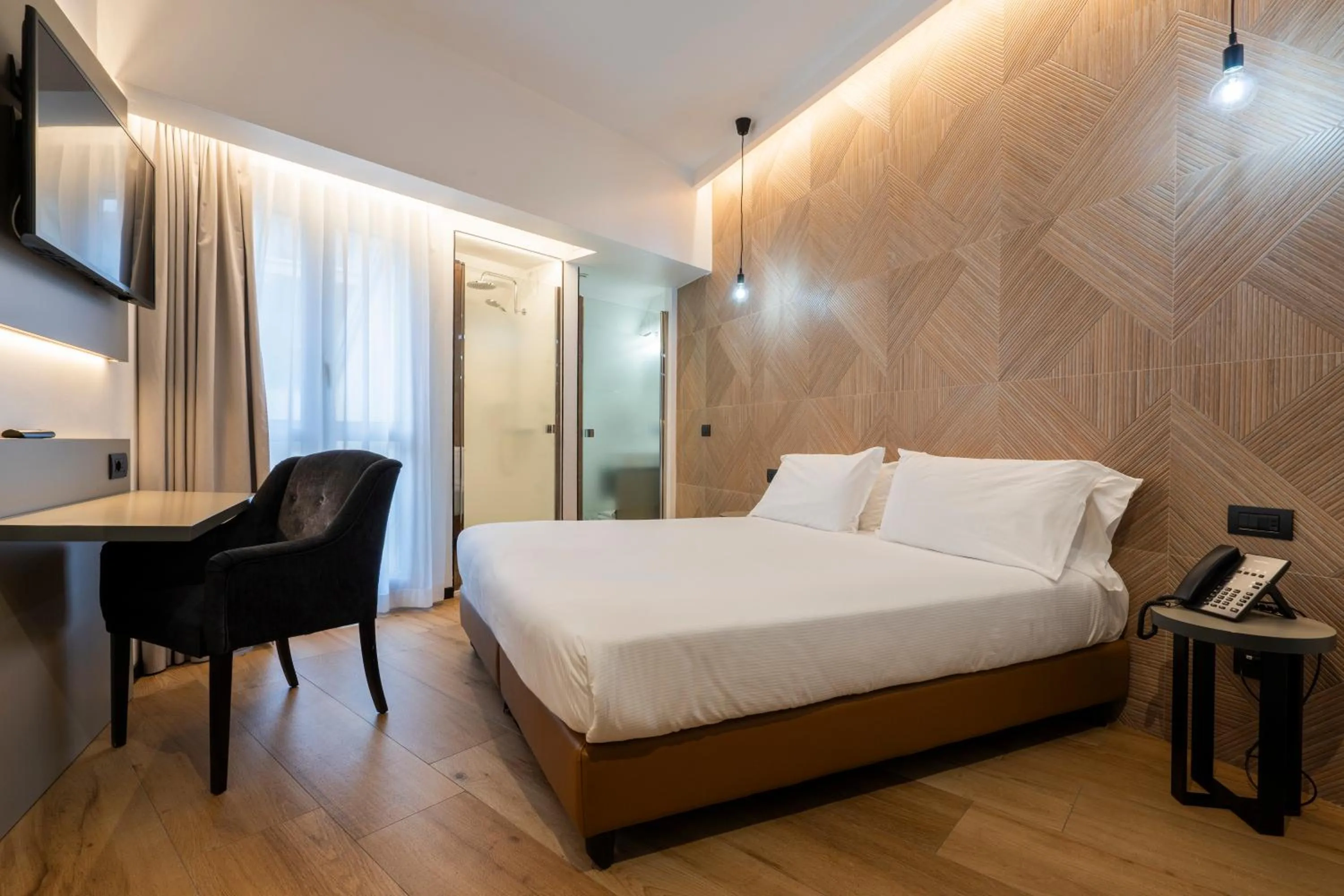 Bedroom, Bed in London Hotel