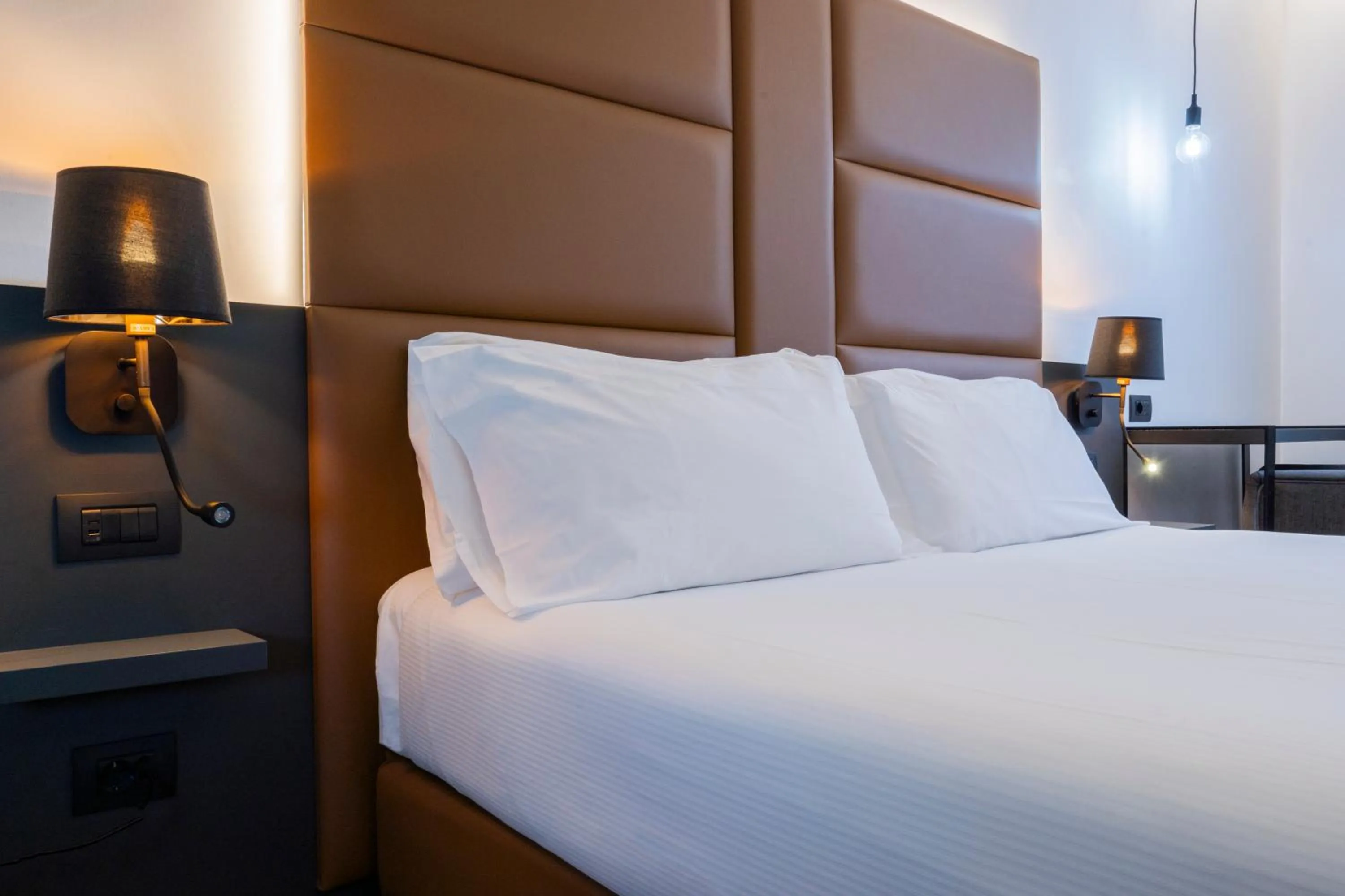 Bedroom, Bed in London Hotel