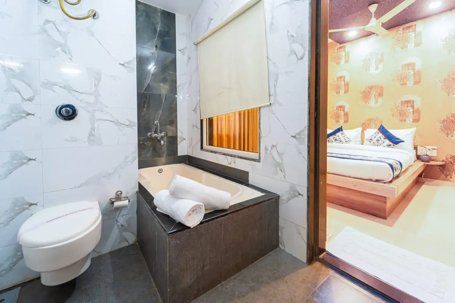 Bath, Bed in Strawberry King Resort Bath, Bed in Strawberry King Resort