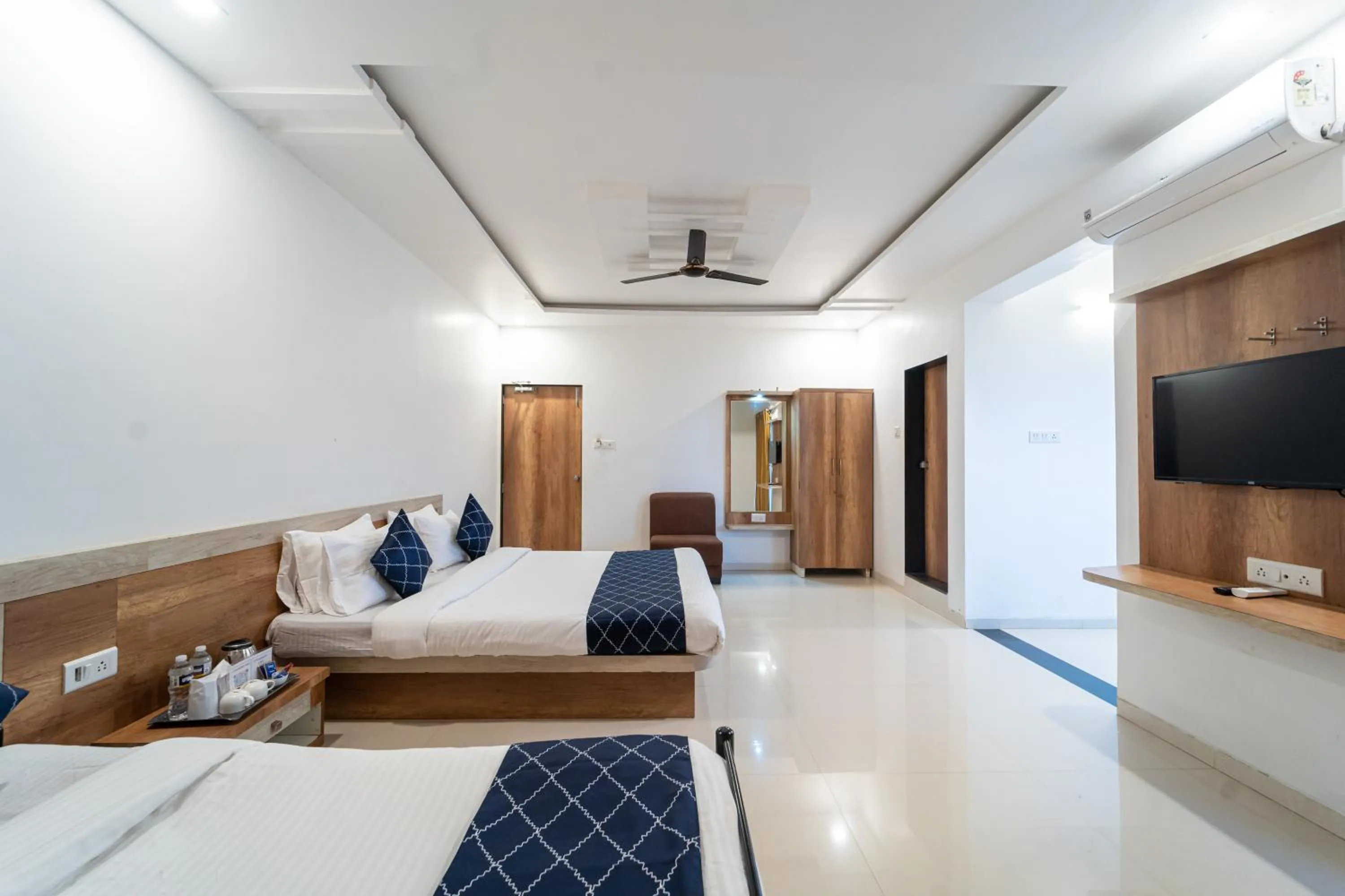 Photo of the whole room, Bed in Strawberry King Resort