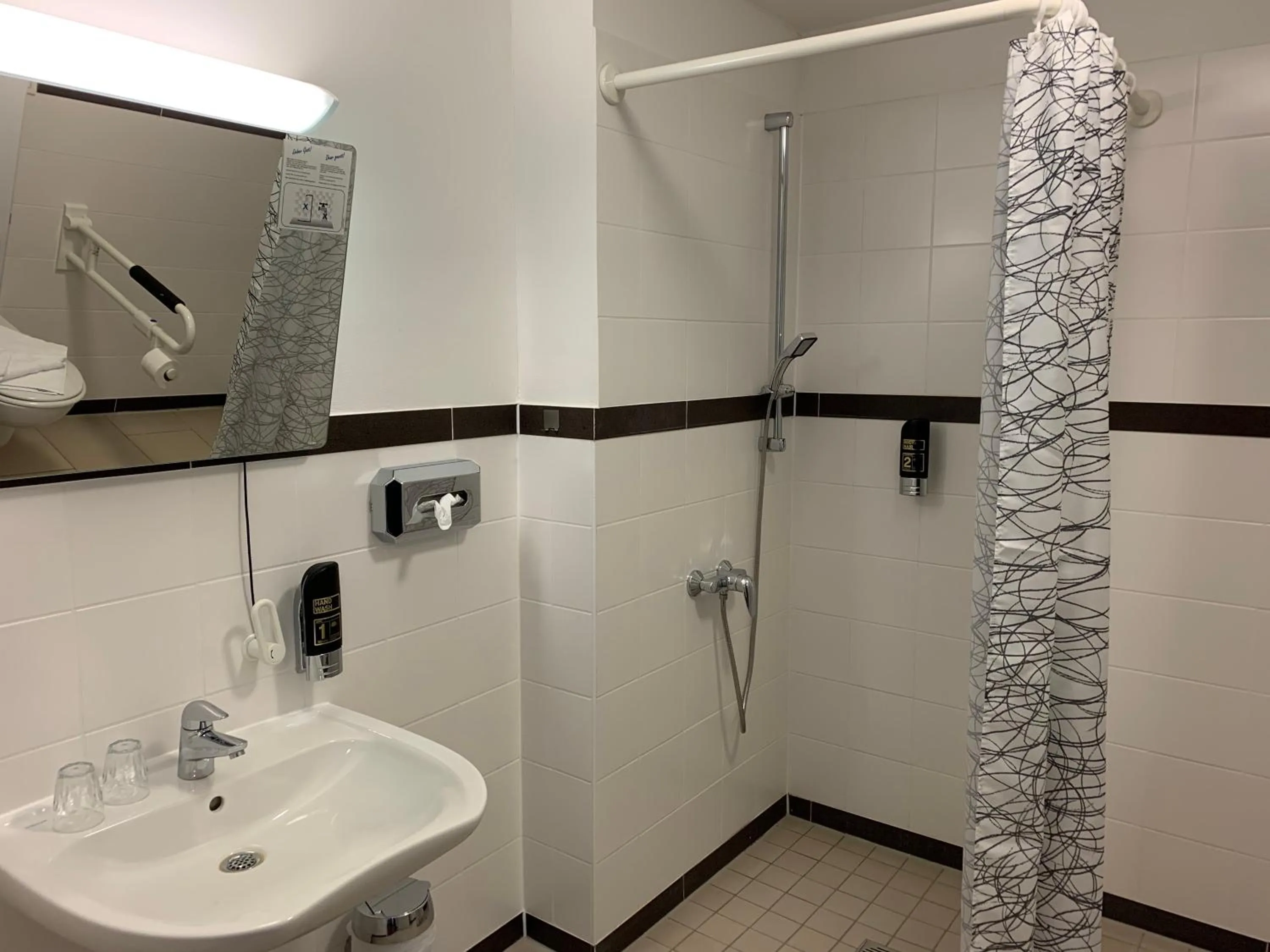 Bathroom in Hotel am Theater