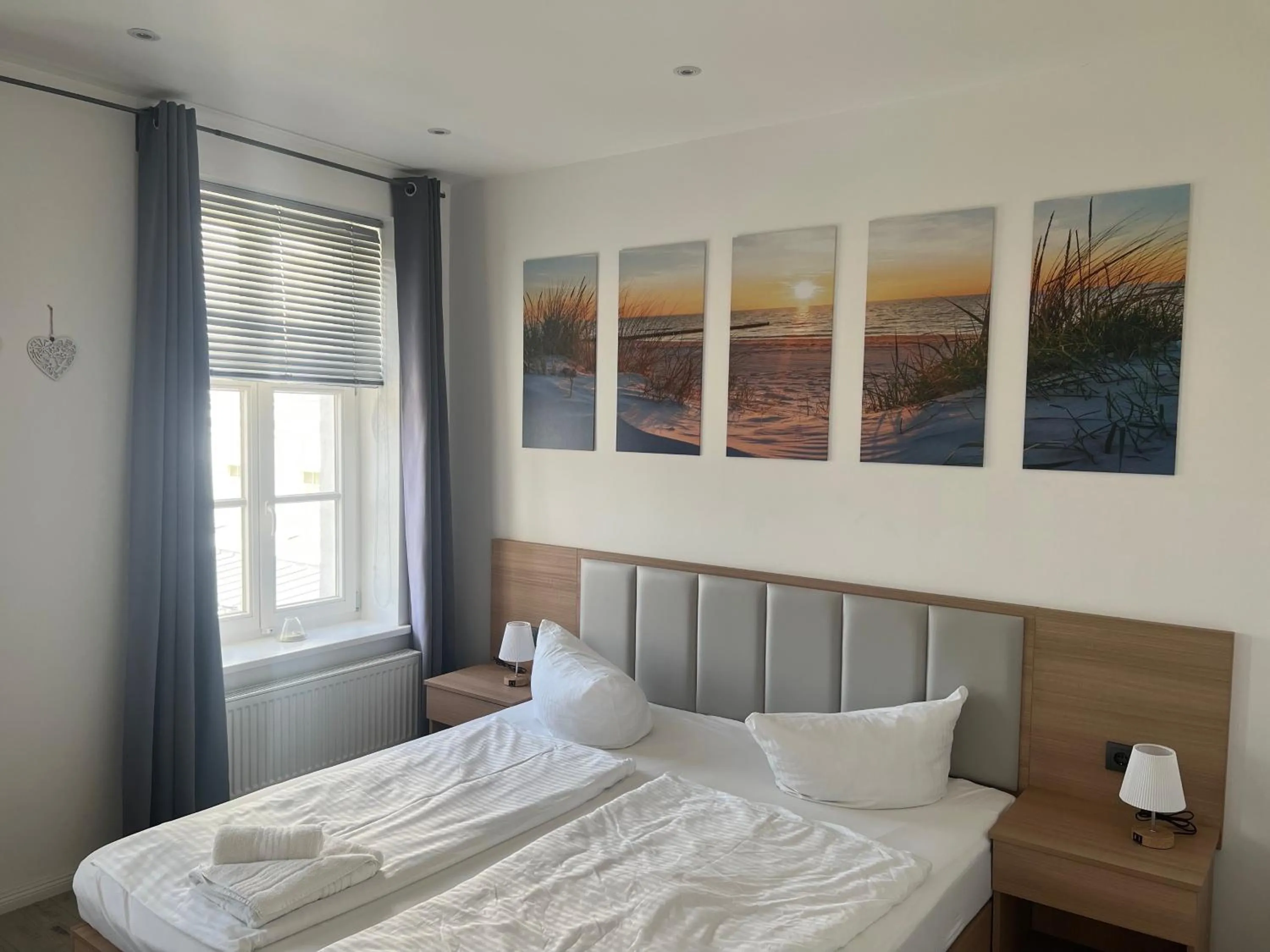 Photo of the whole room in Hotel am Theater