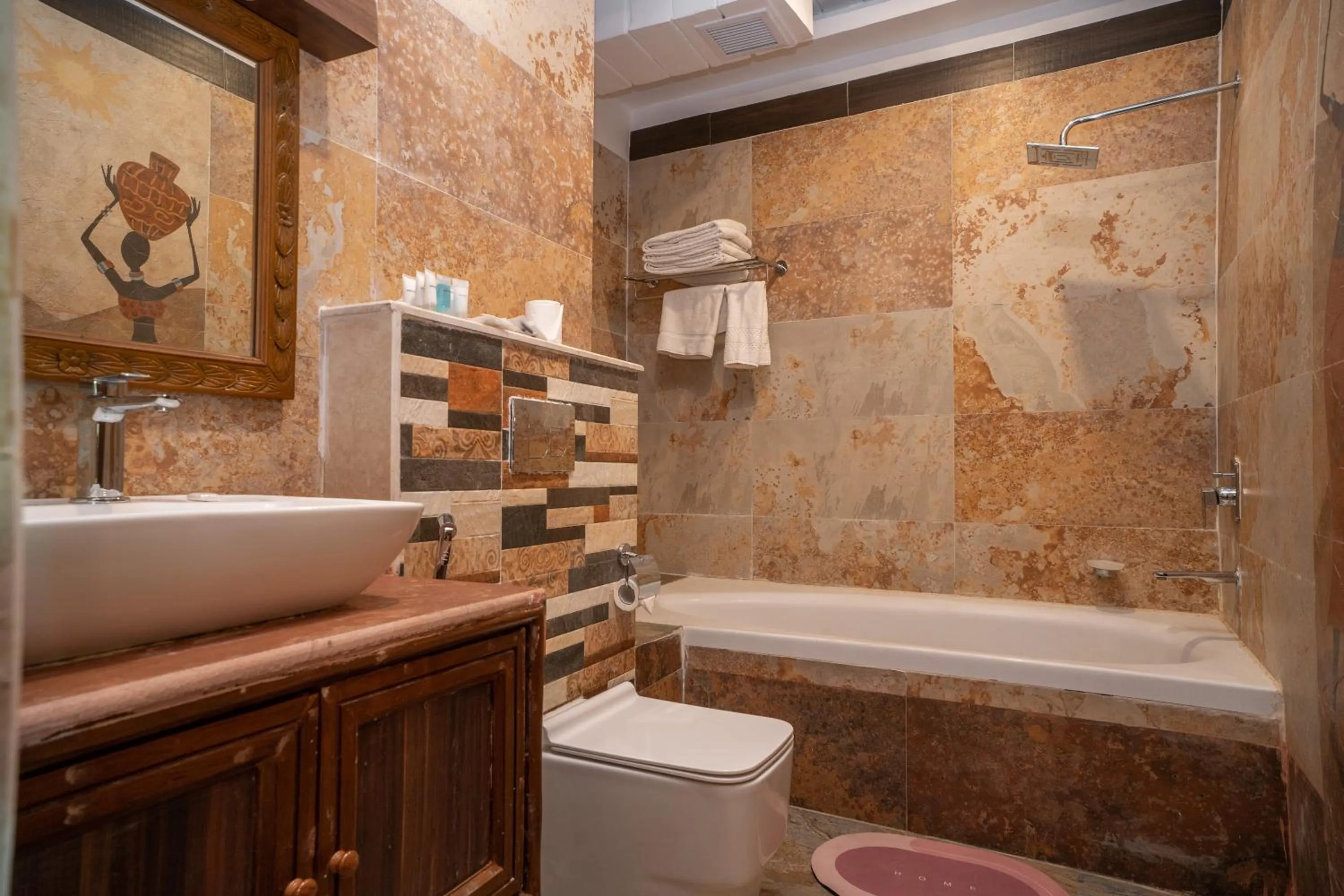 Toilet in Surya Heritage Hotel