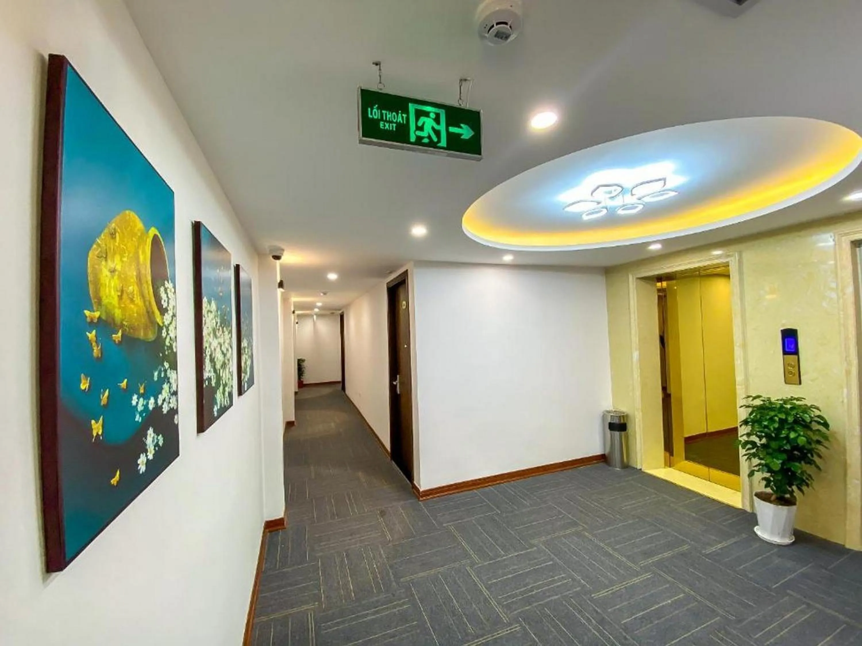 elevator in H&T Luxury Hotel