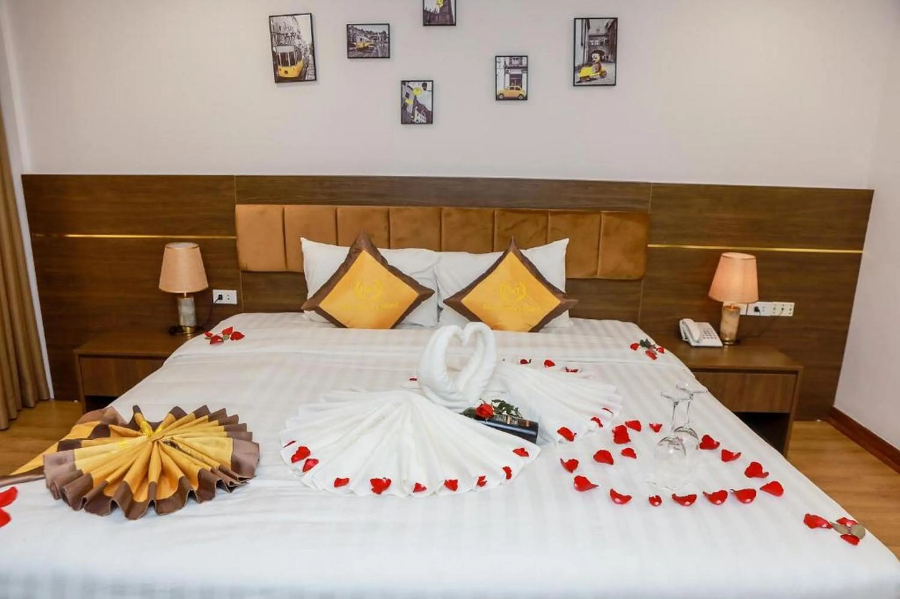 Bed in H&T Luxury Hotel