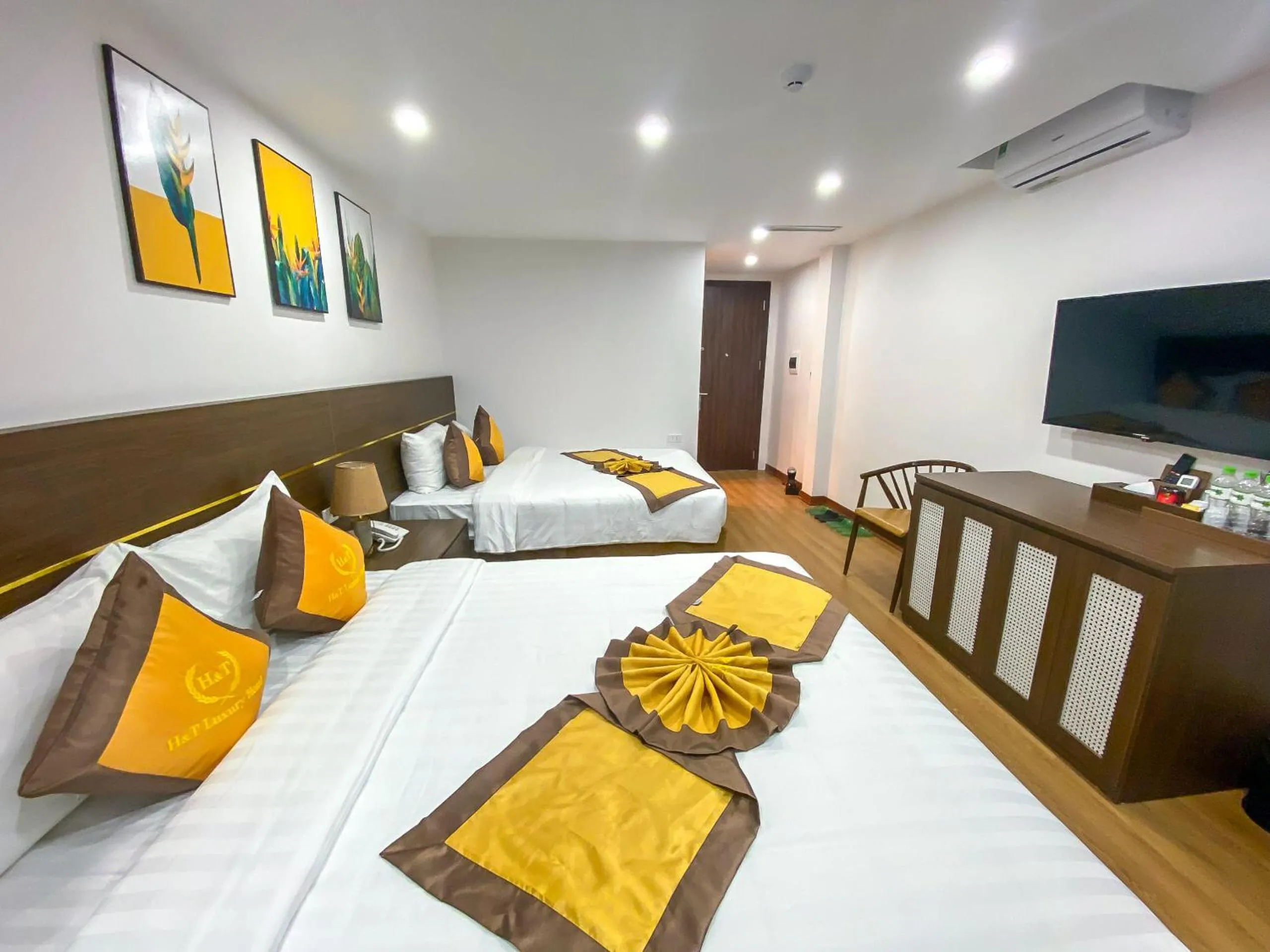 Bed in H&T Luxury Hotel