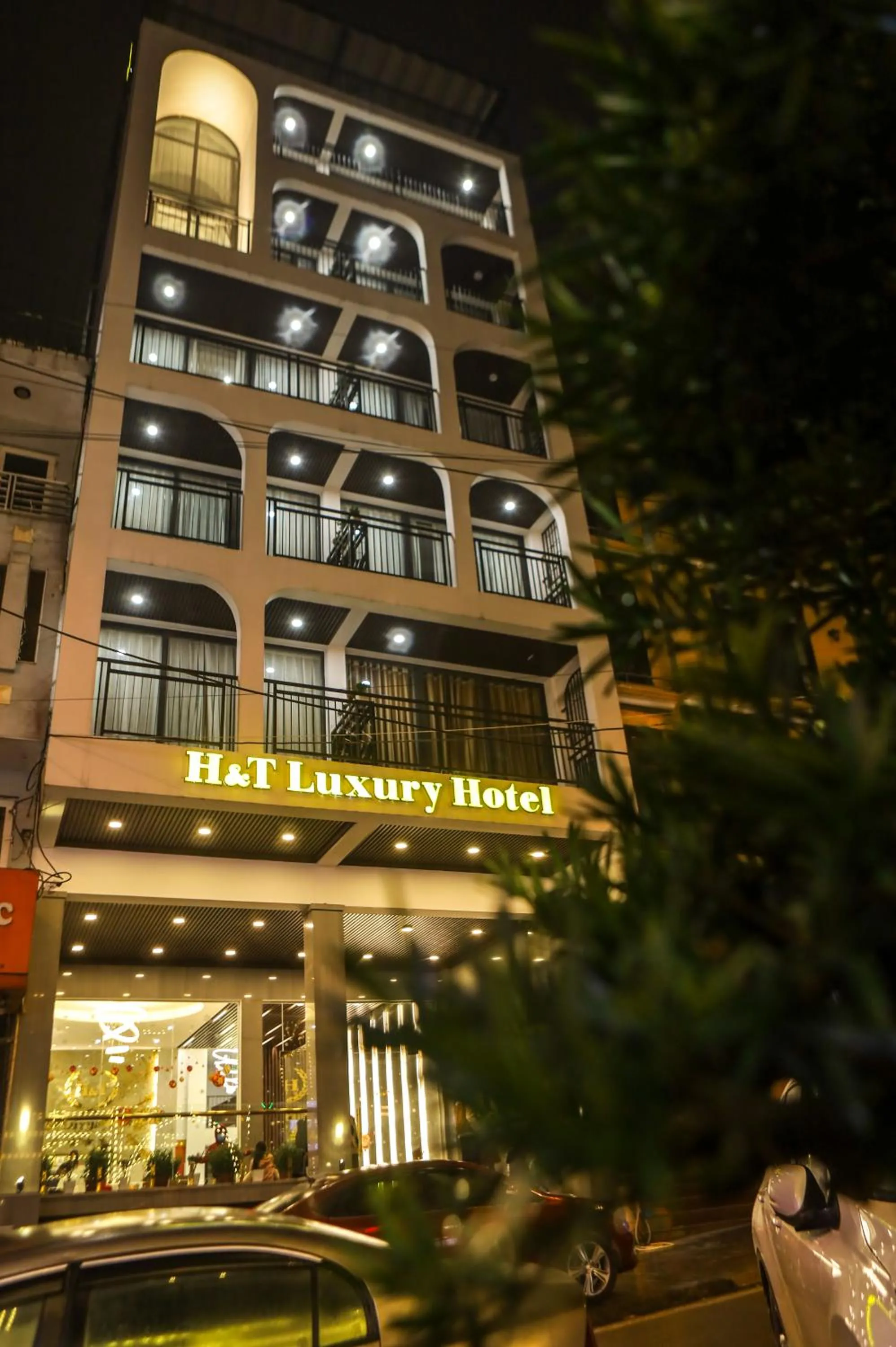 Property building in H&T Luxury Hotel