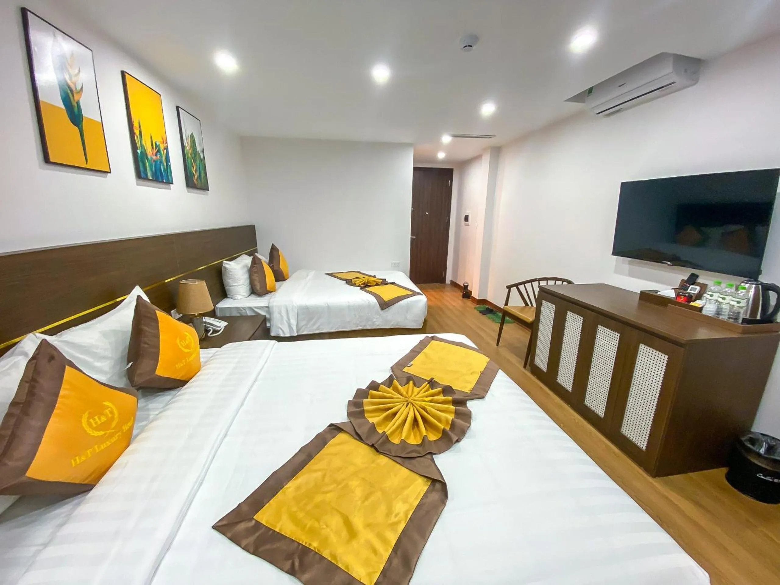 Bed in H&T Luxury Hotel