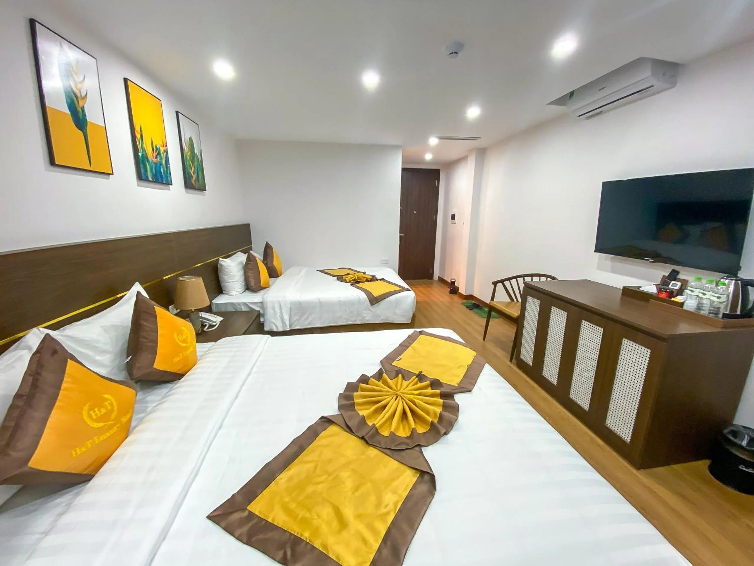 Bed in H&T Luxury Hotel