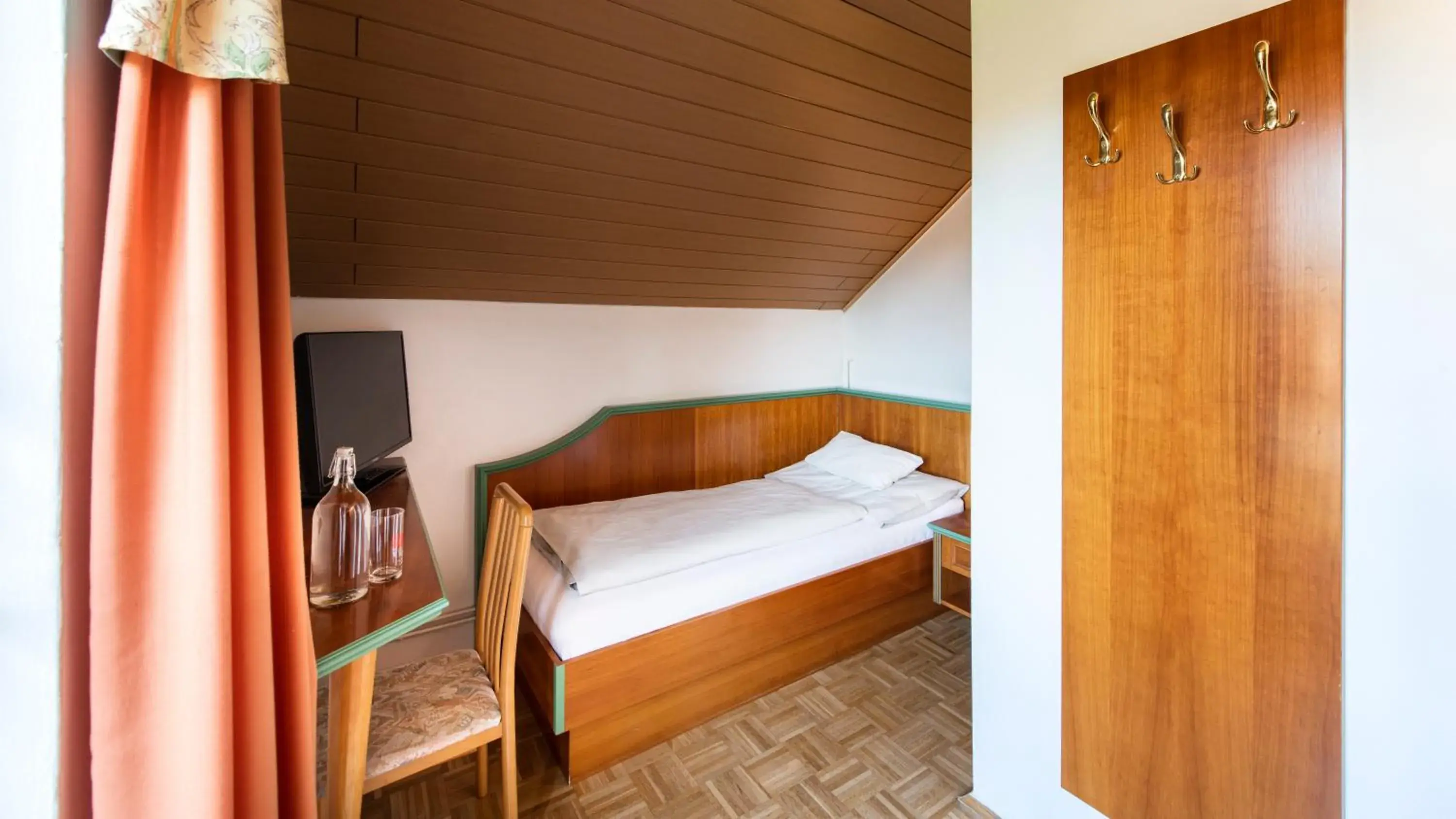 Twin Room with Balcony in Hotel Altneudörflerhof Twin Room with Balcony in Hotel Altneudörflerhof