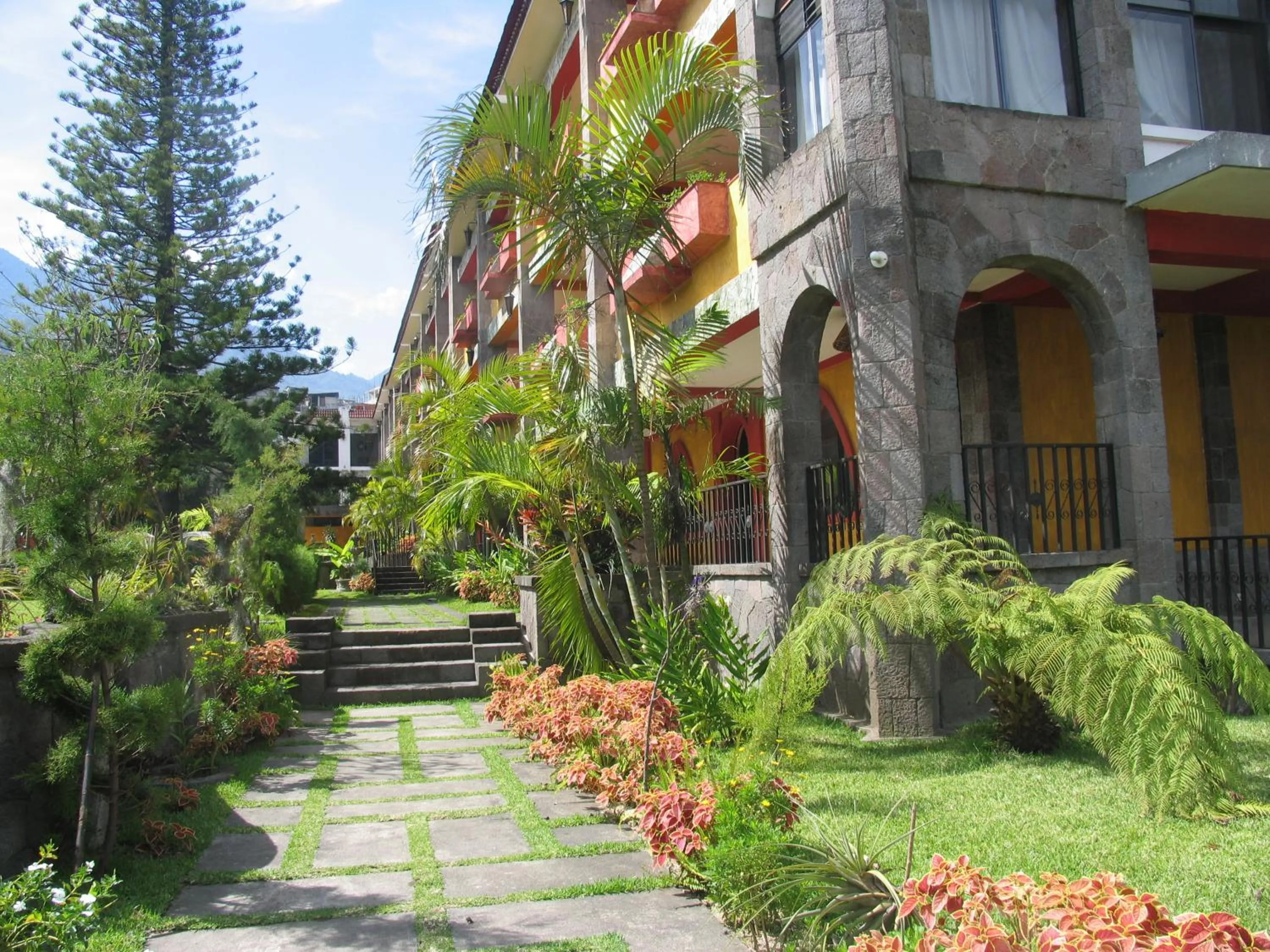 Garden in Hotel Tiosh Abaj