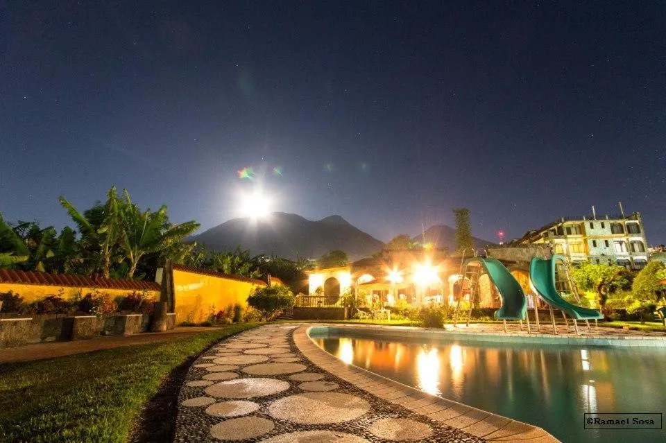 Night in Hotel Tiosh Abaj