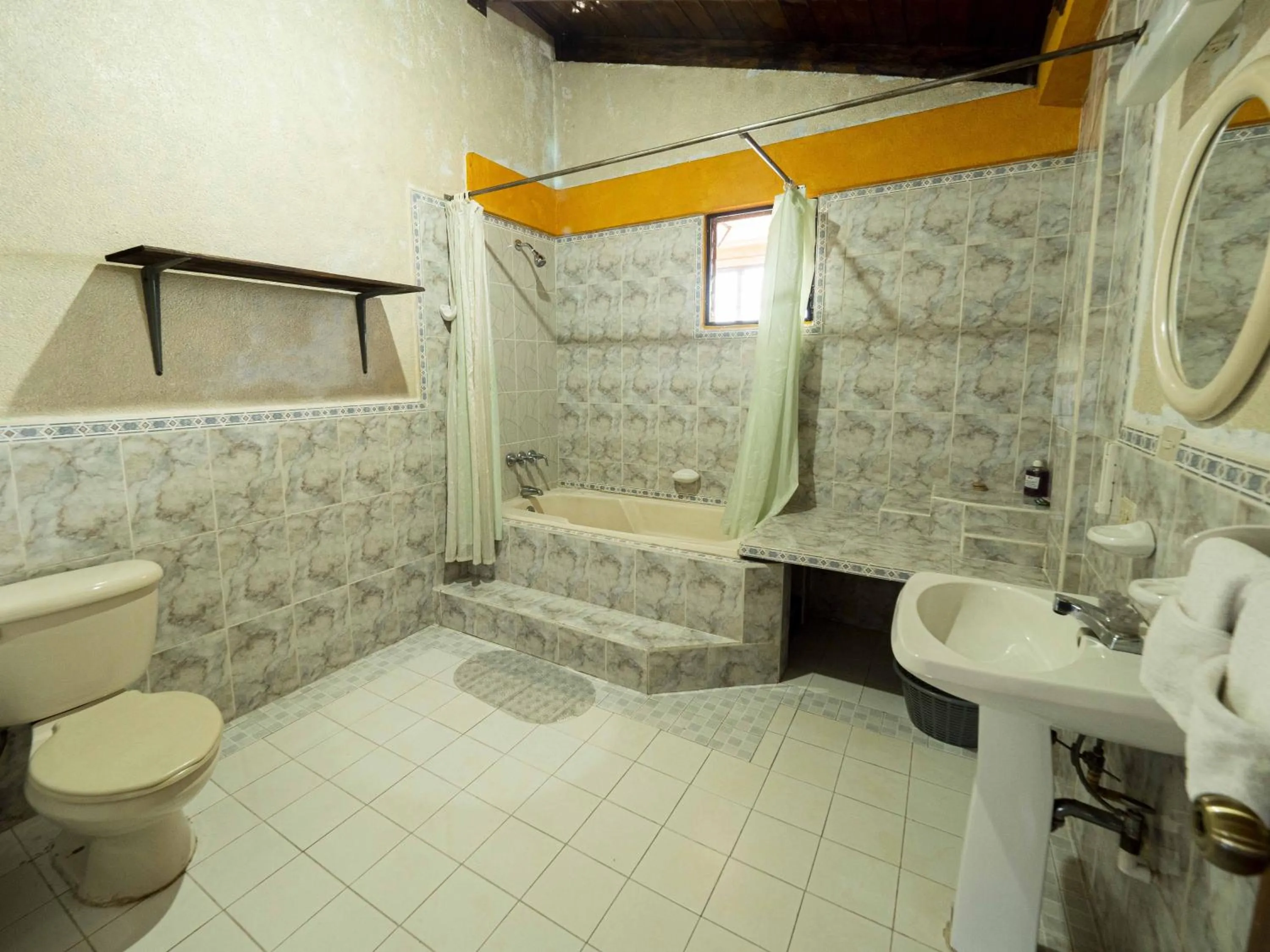 Bathroom in Hotel Tiosh Abaj