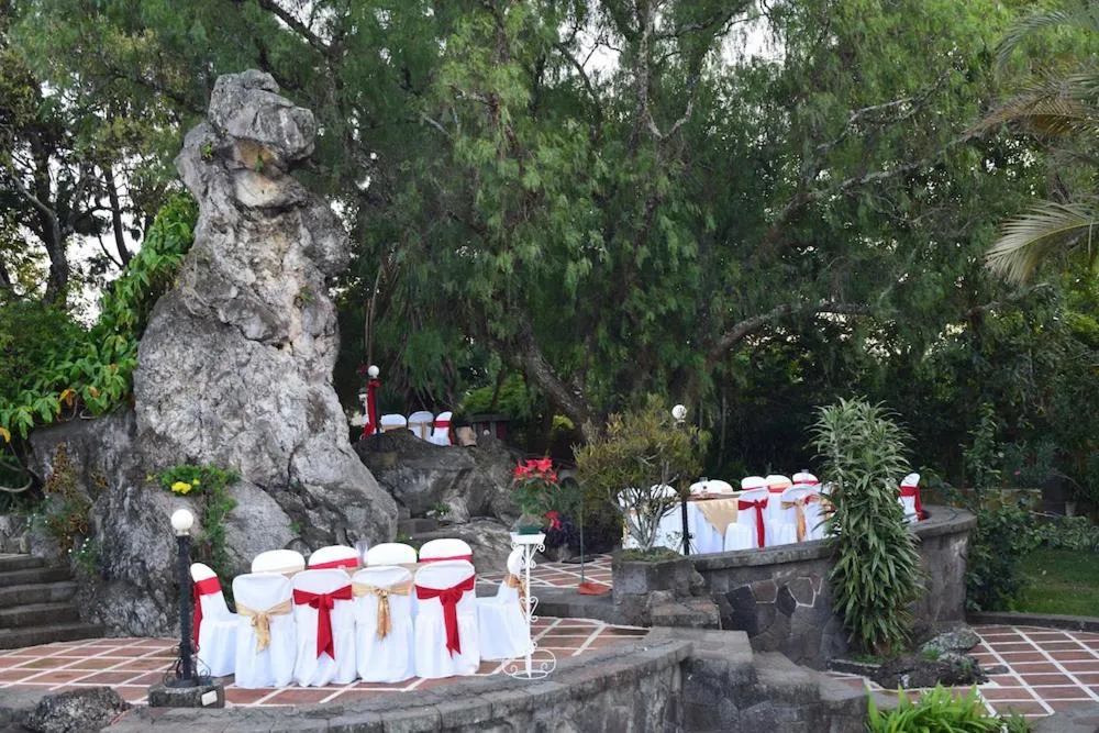 Patio in Hotel Tiosh Abaj