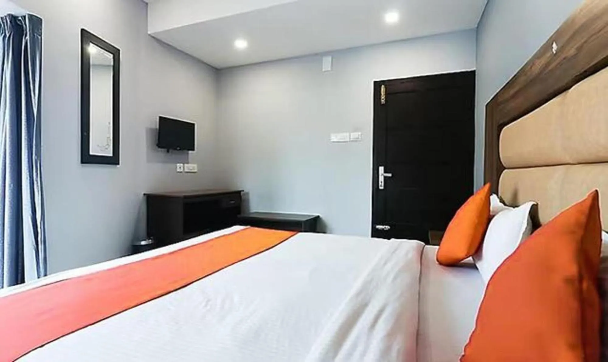 Bed in Queens Residency - Kochi