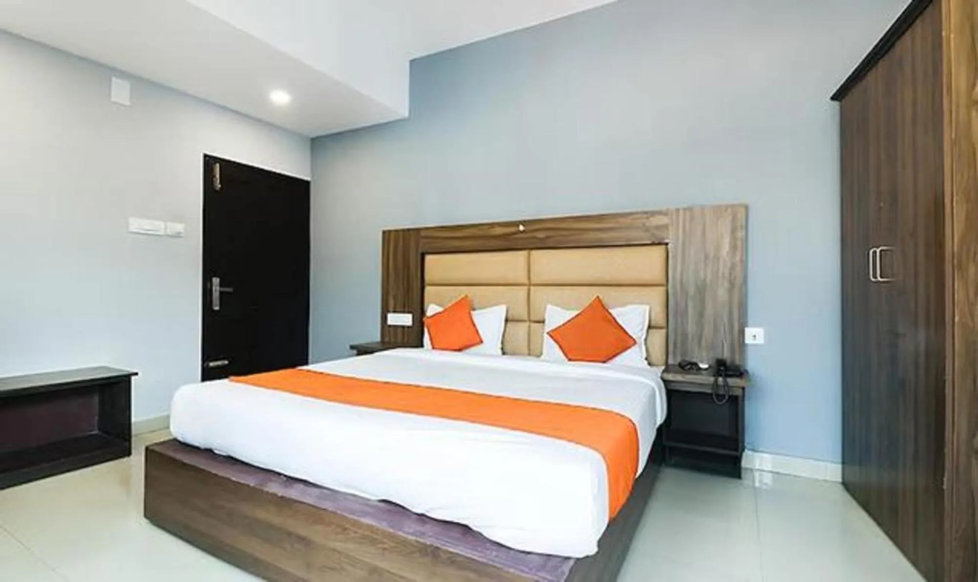 Bed in Queens Residency - Kochi