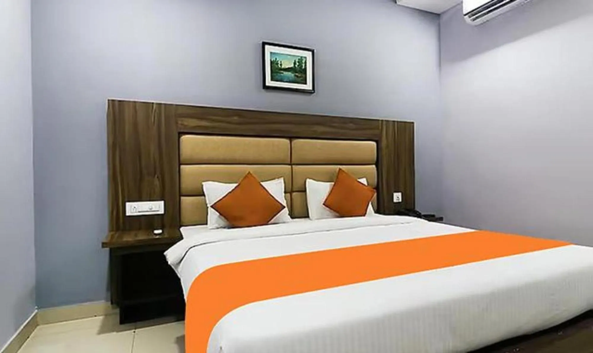 Bed in Queens Residency - Kochi