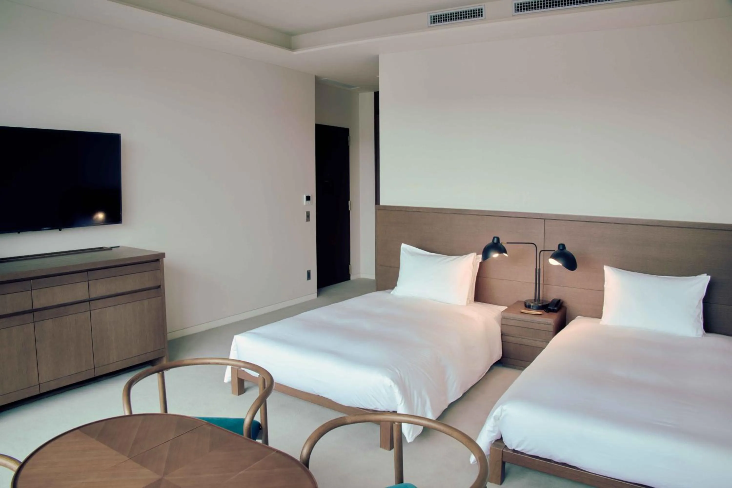 Living room, Bed in Marufukuro