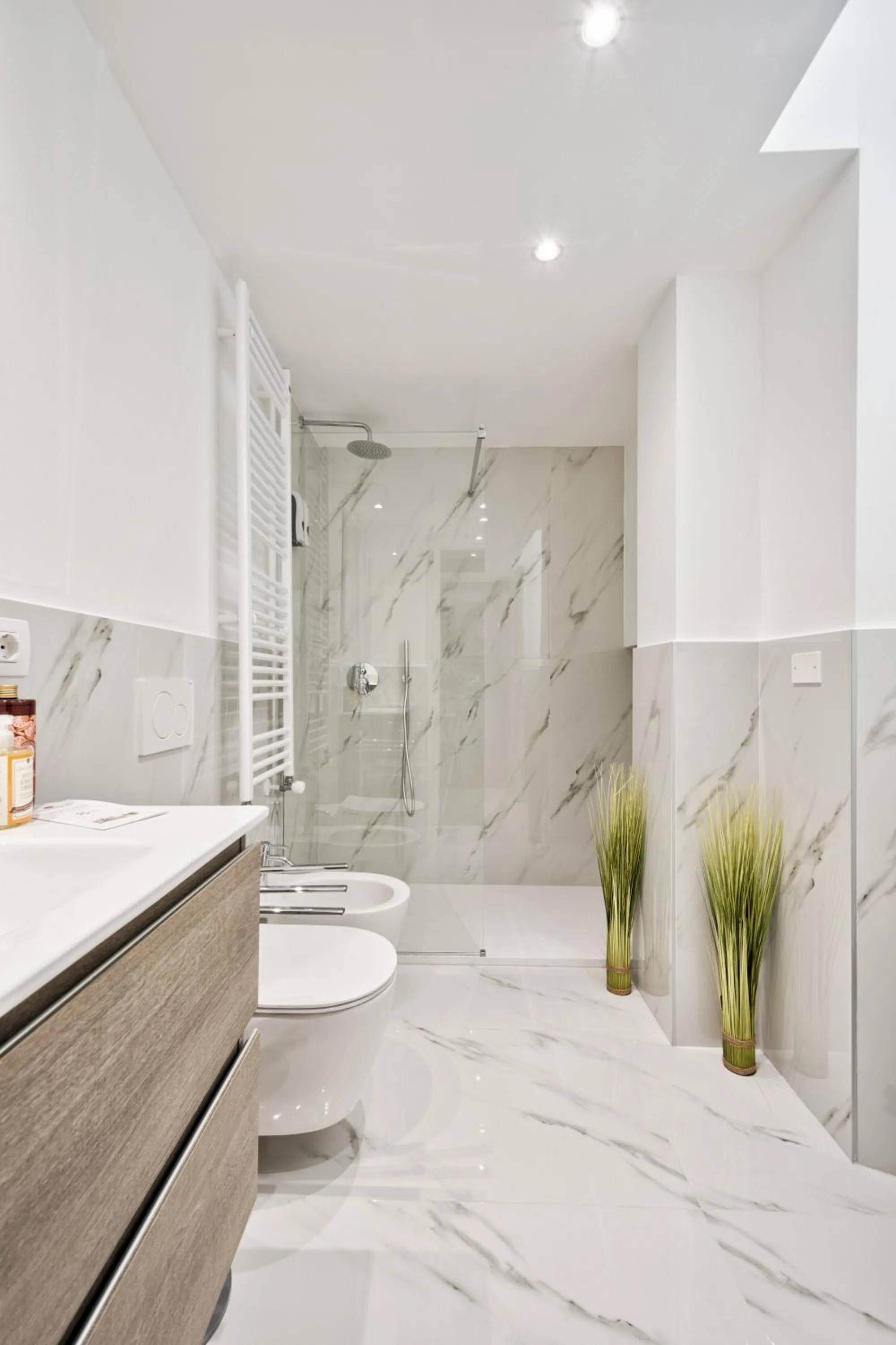 Shower in Casa ALELI' by Apartments To Art