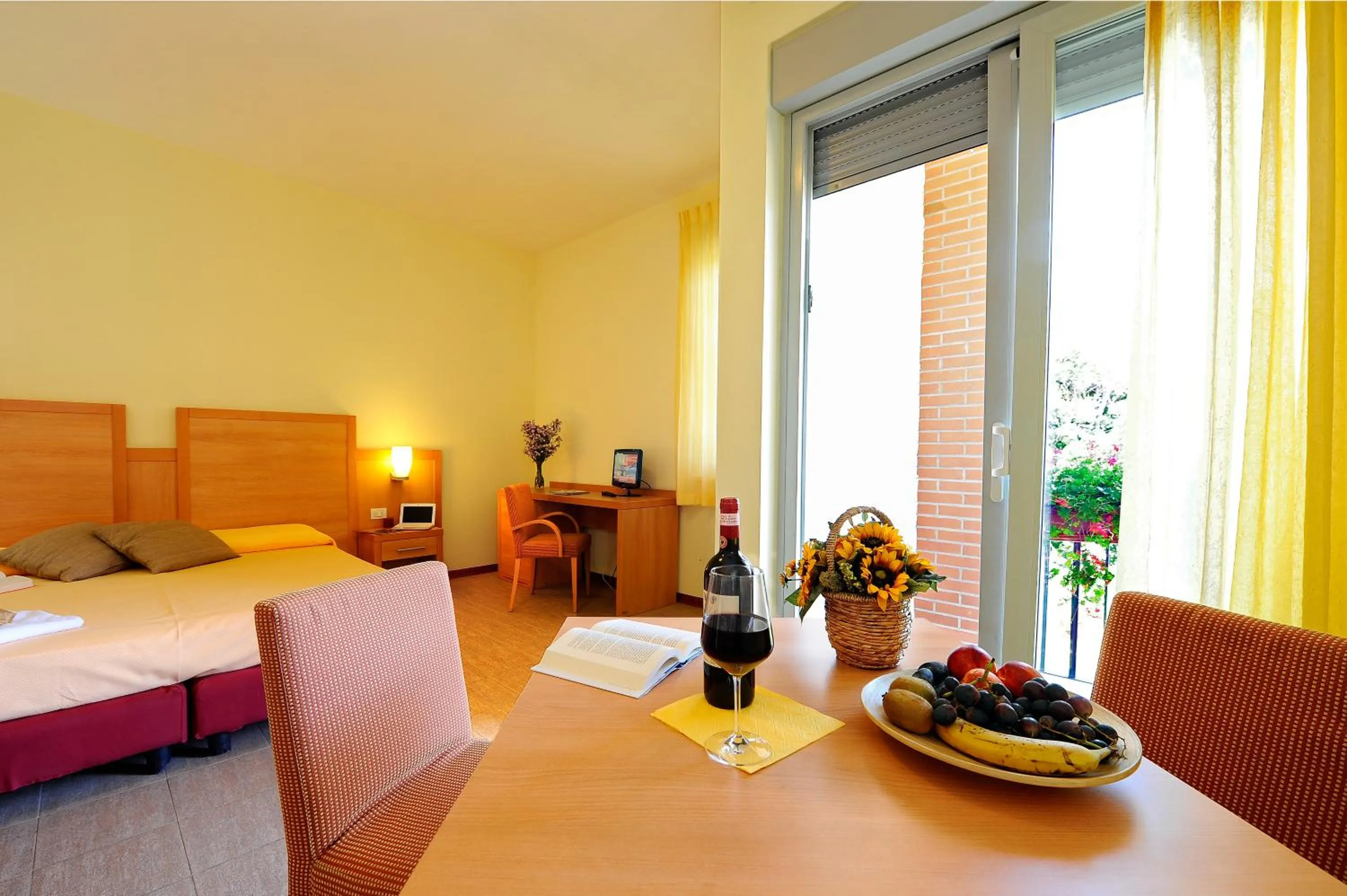 Bedroom, Bed in Hotel Foresteria