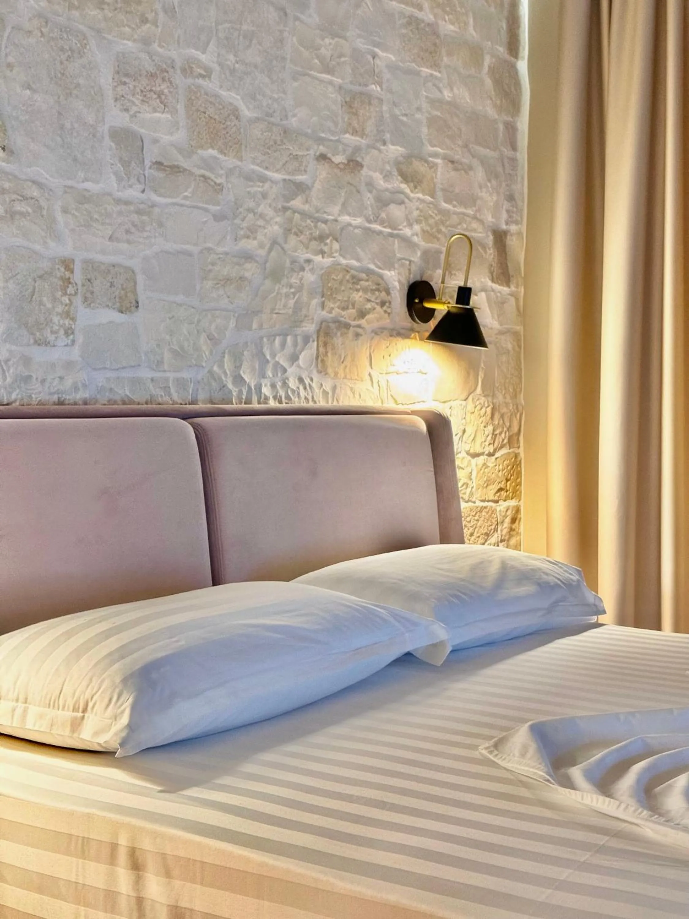 Bed in Bujtina Apsus