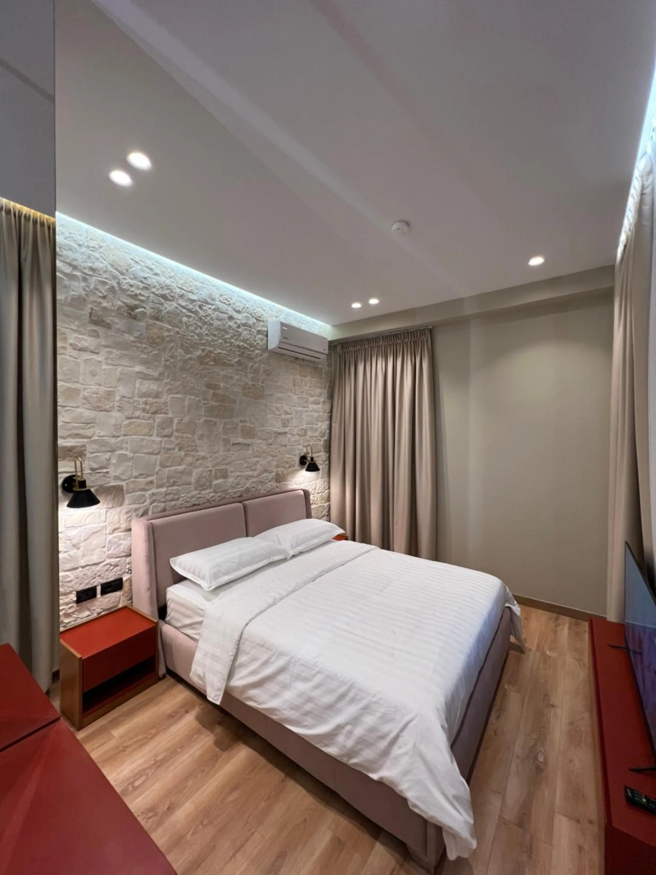 Bed in Bujtina Apsus