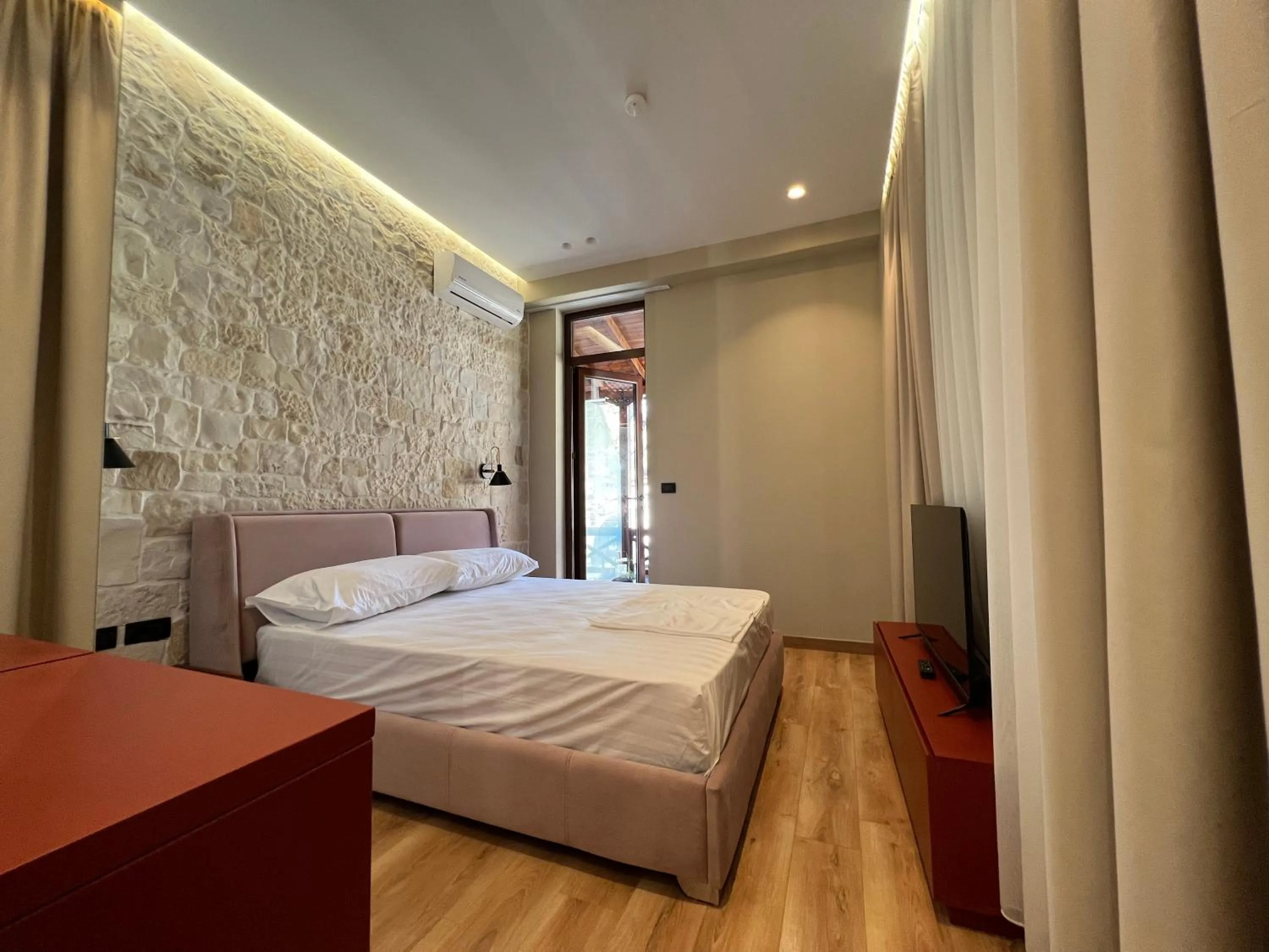 Bed in Bujtina Apsus