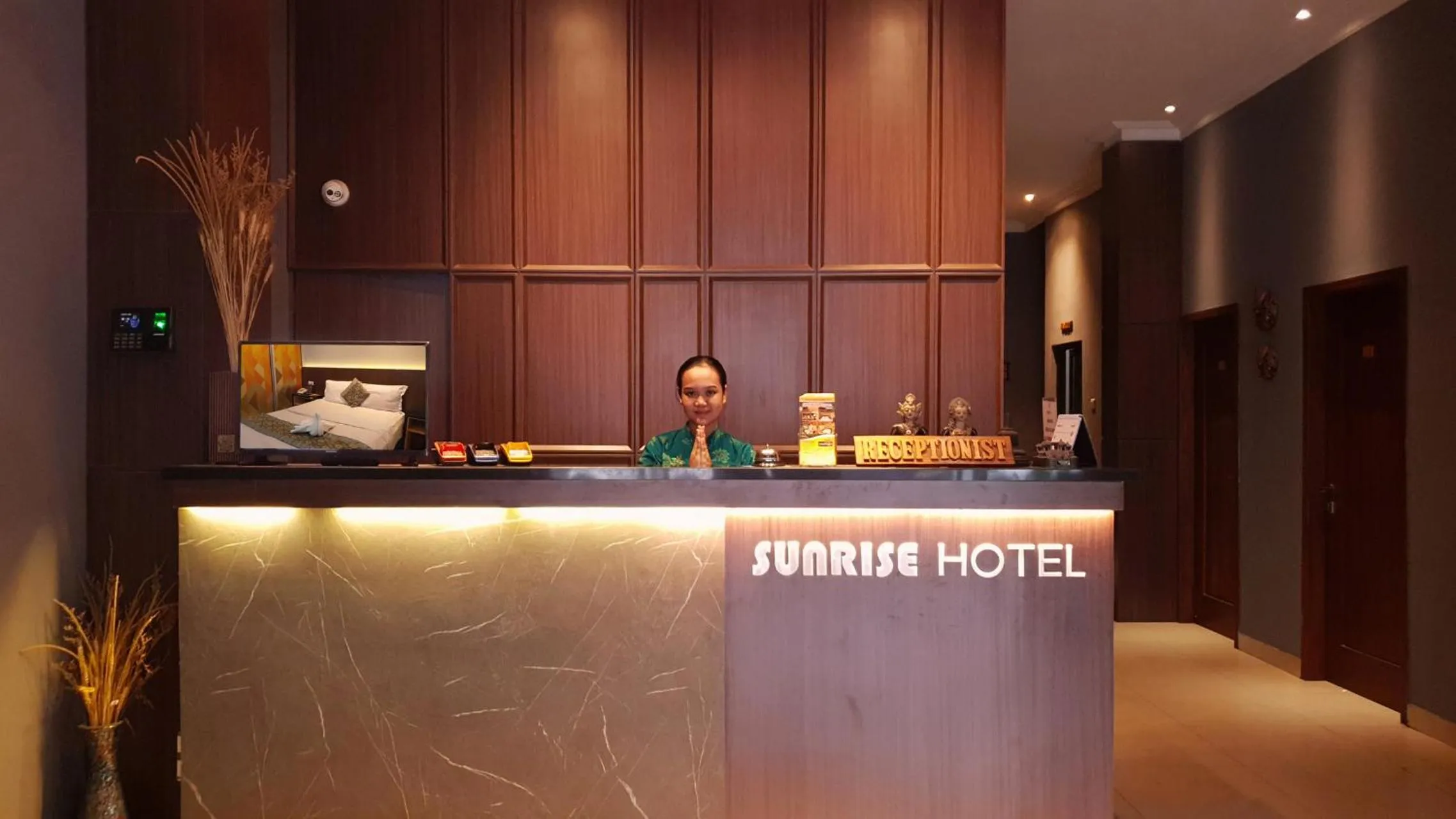 Lobby or reception in Sunrise Hotel Jogja