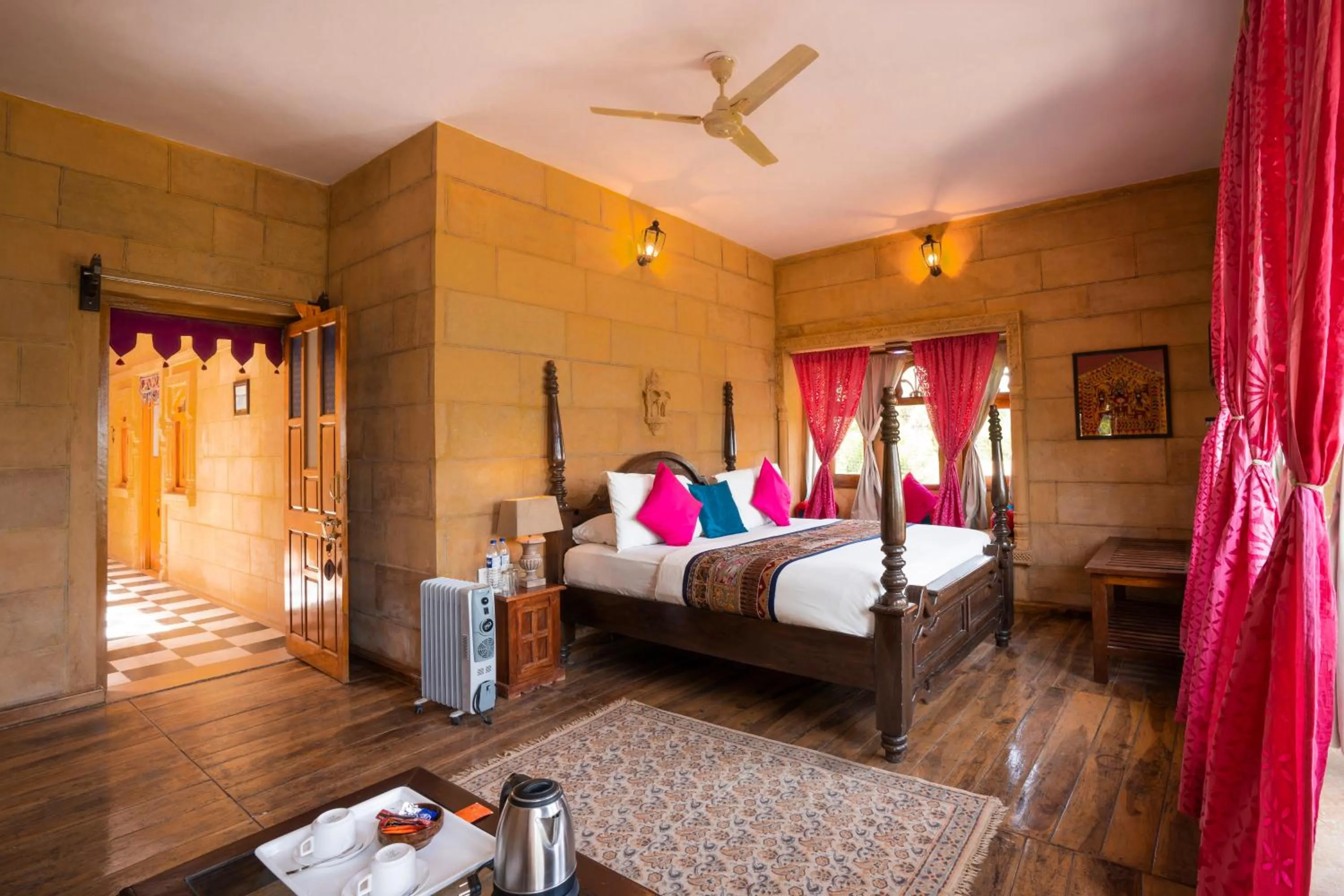 Coffee/tea facilities, Bed in Hotel Helsinki House