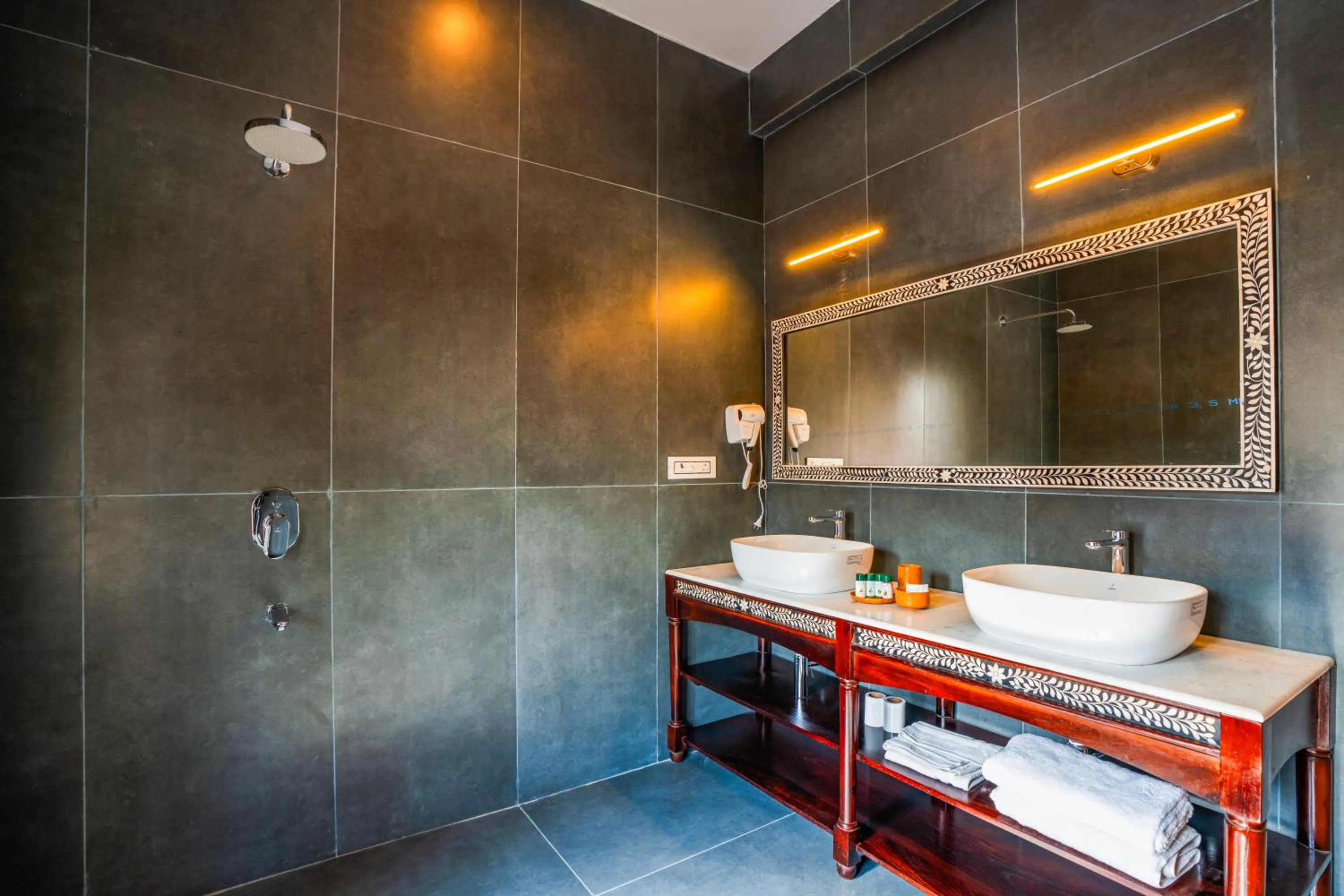 Shower in Hotel Helsinki House