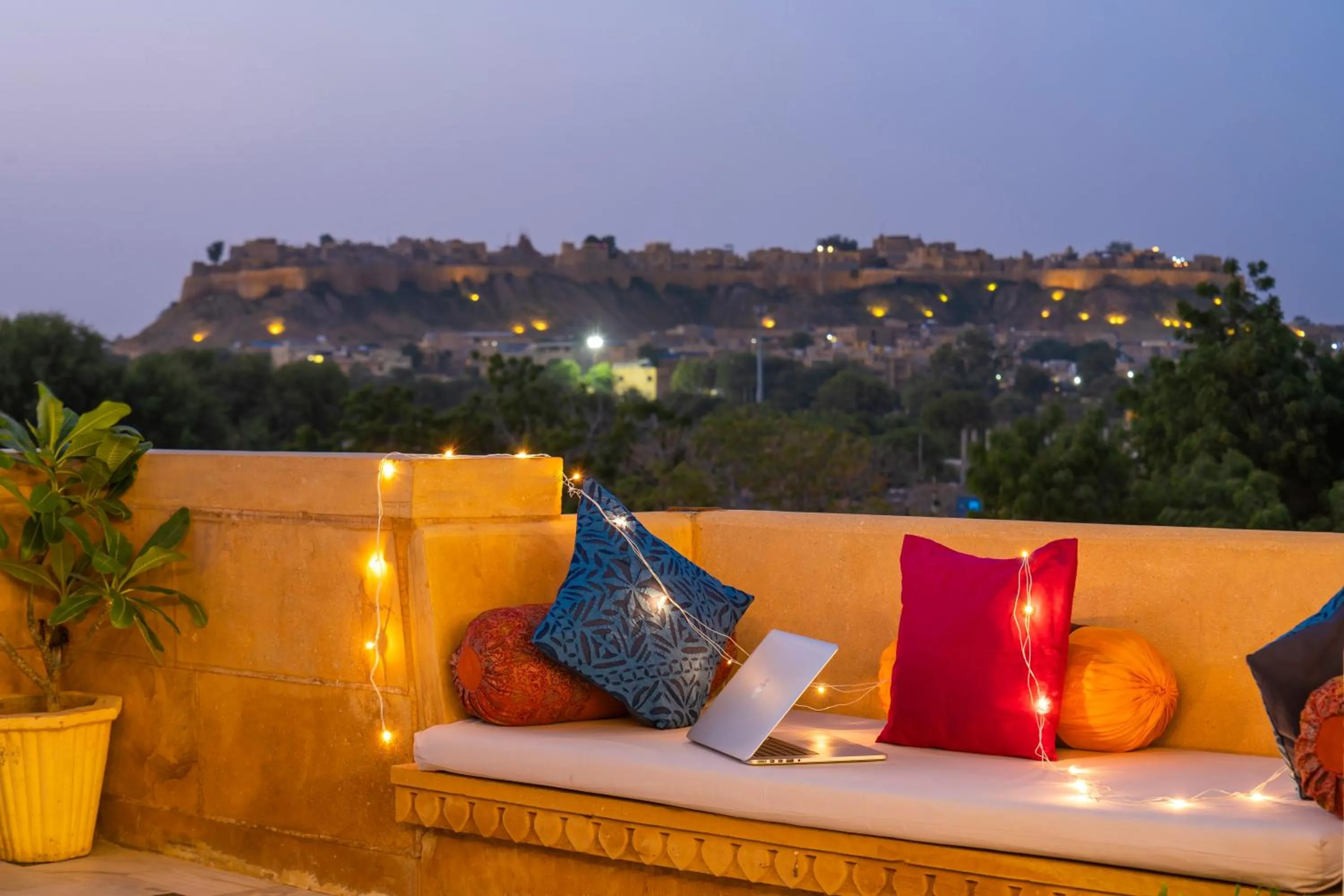 Restaurant/places to eat in Hotel Helsinki House