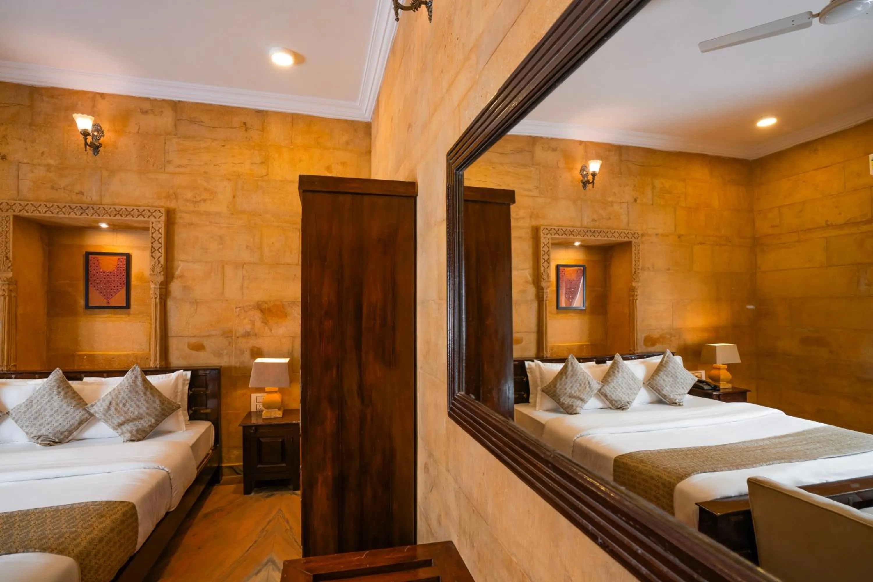 wardrobe, Bed in Hotel Helsinki House