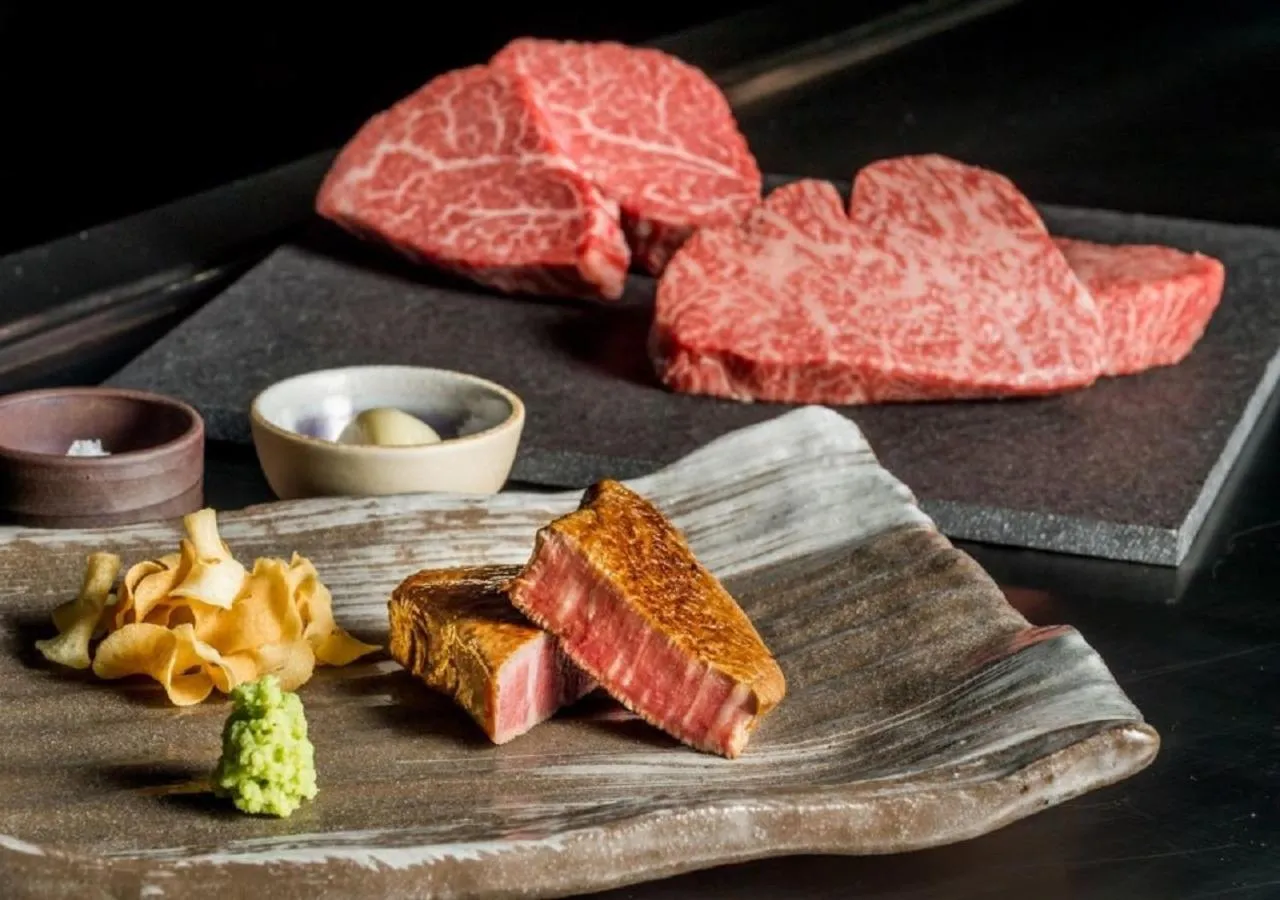 Restaurant/places to eat in Hotel Monterey Okinawa Spa & Resort