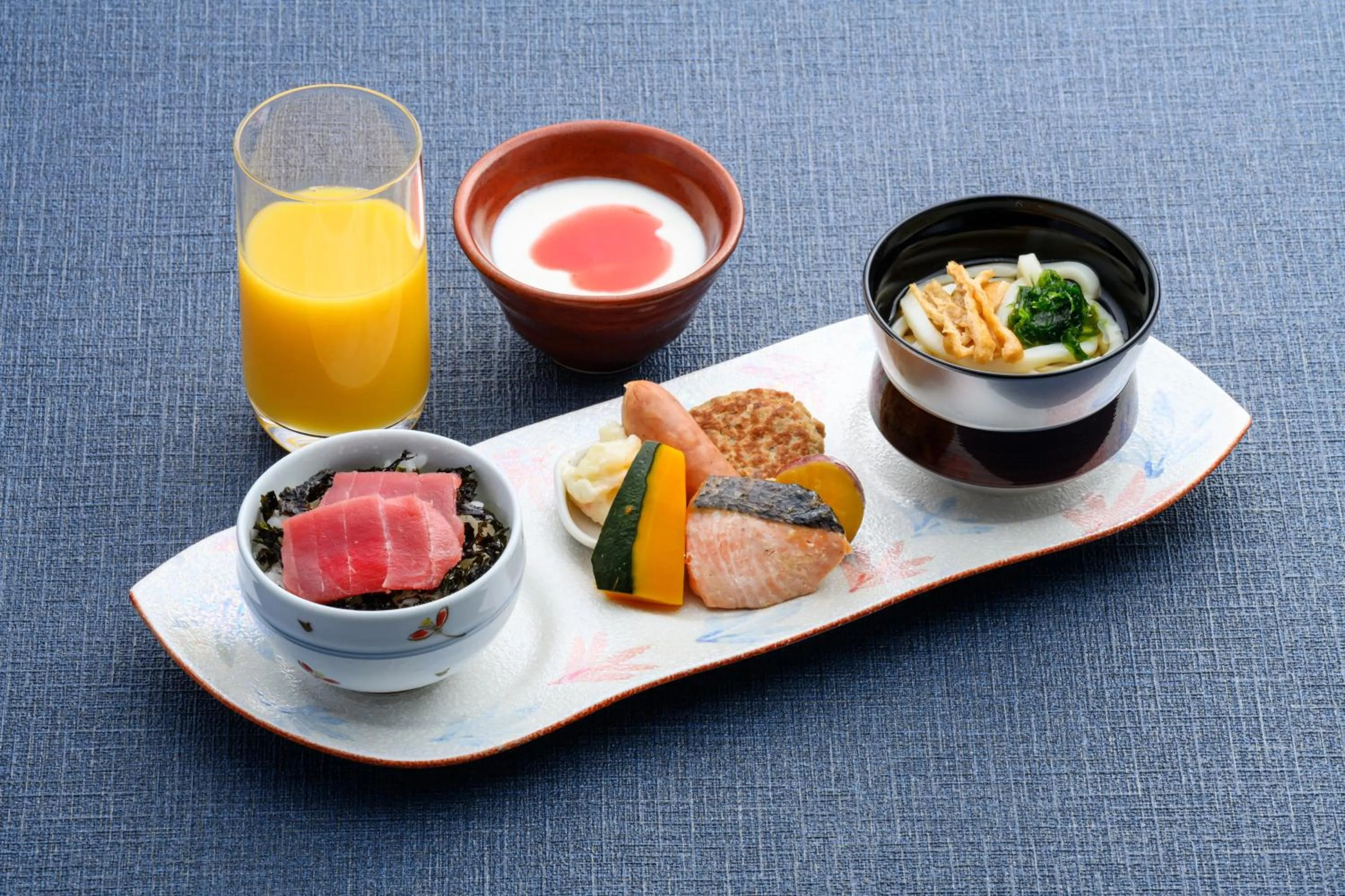 Restaurant/places to eat in Hotel Monterey Okinawa Spa & Resort