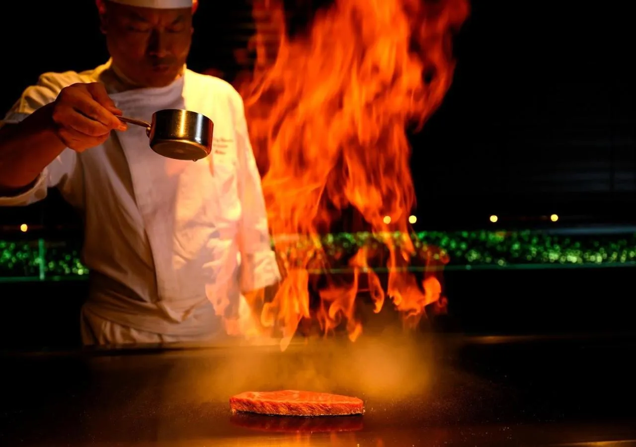 Restaurant/places to eat in Hotel Monterey Okinawa Spa & Resort