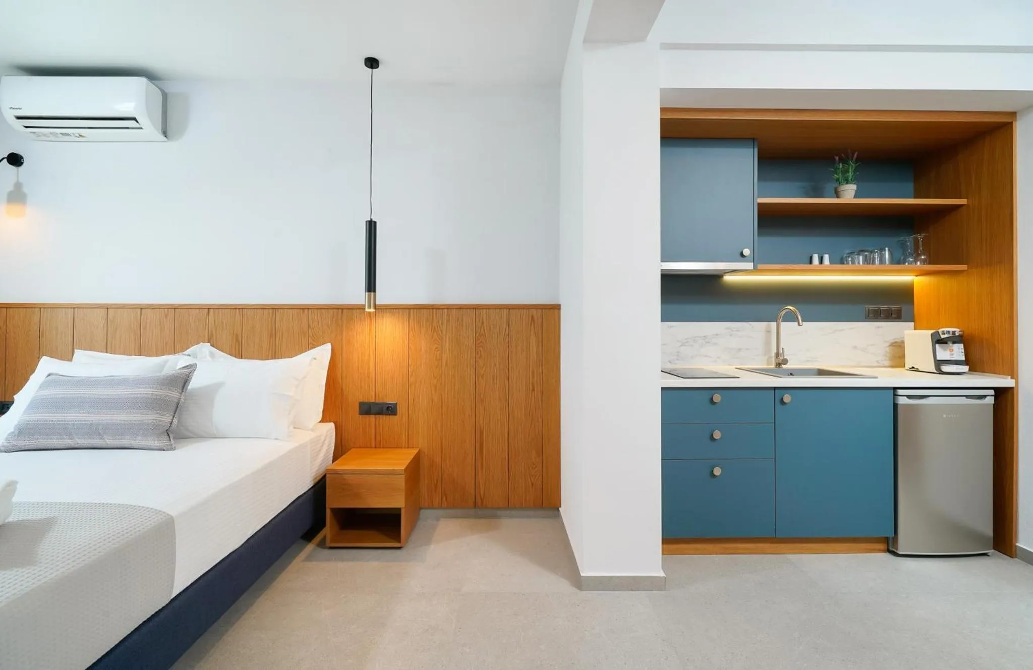 Bed in Olia Thassos - Luxury Apartments