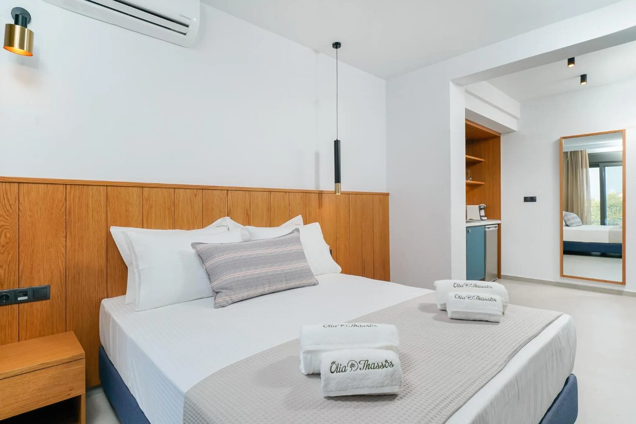 Bed in Olia Thassos - Luxury Apartments