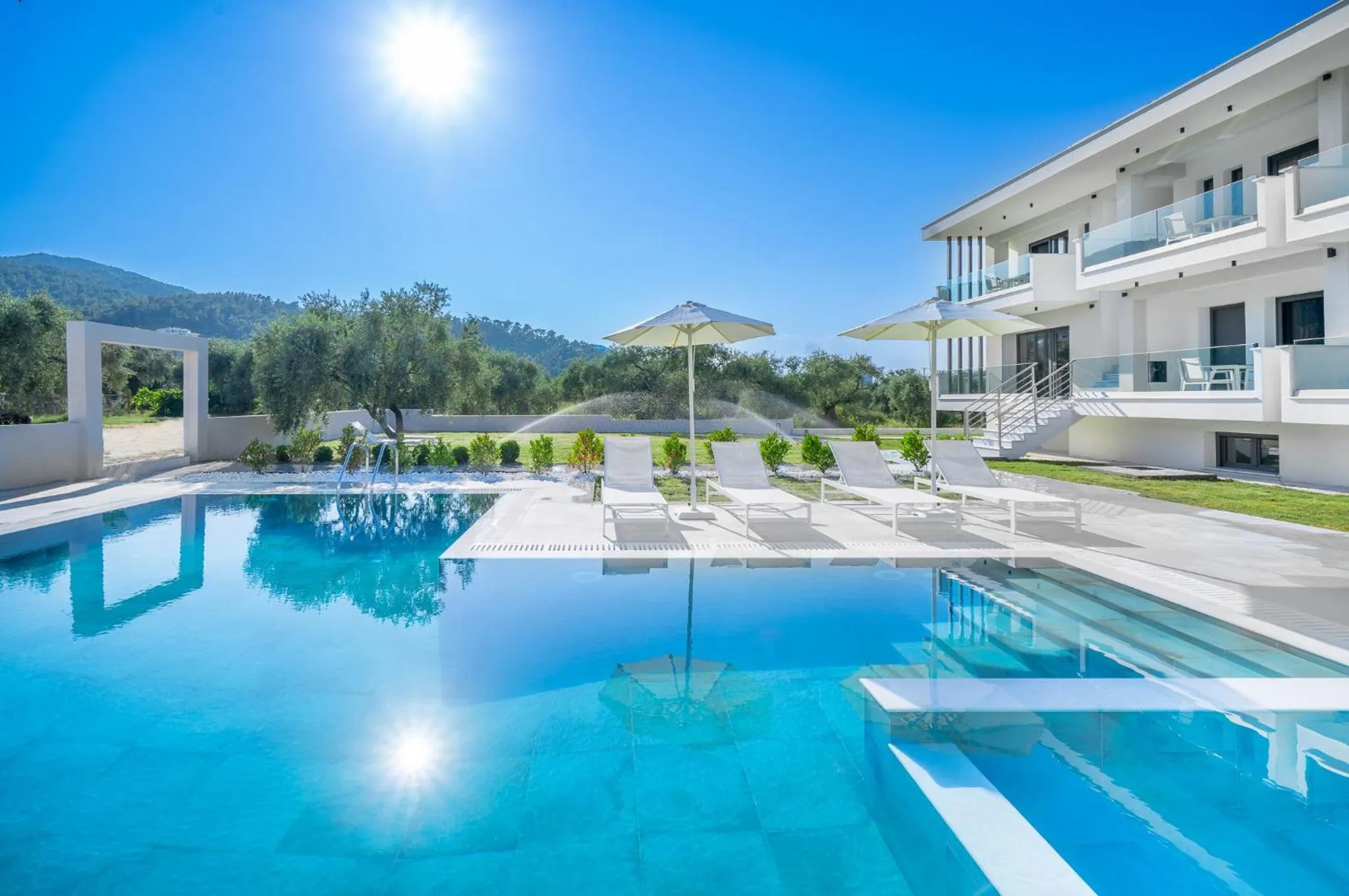 Swimming pool in Olia Thassos - Luxury Apartments