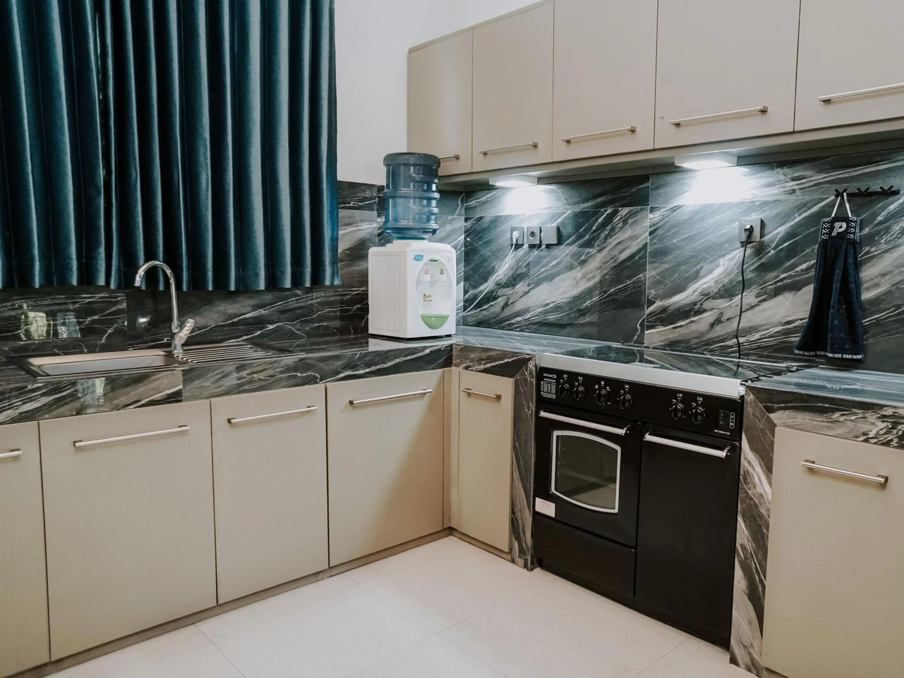 Property building in Sunset Villa