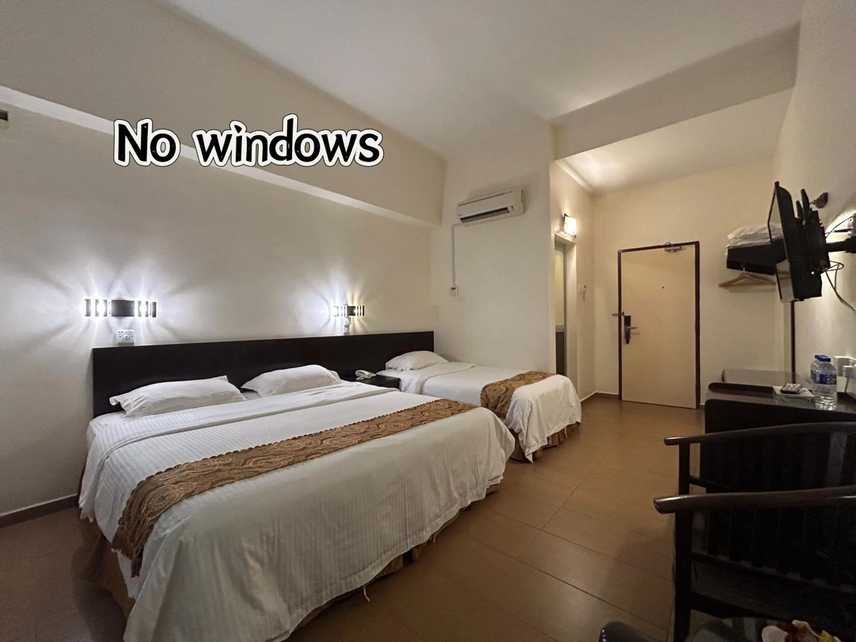 Bed in Pontian Garden Hotel