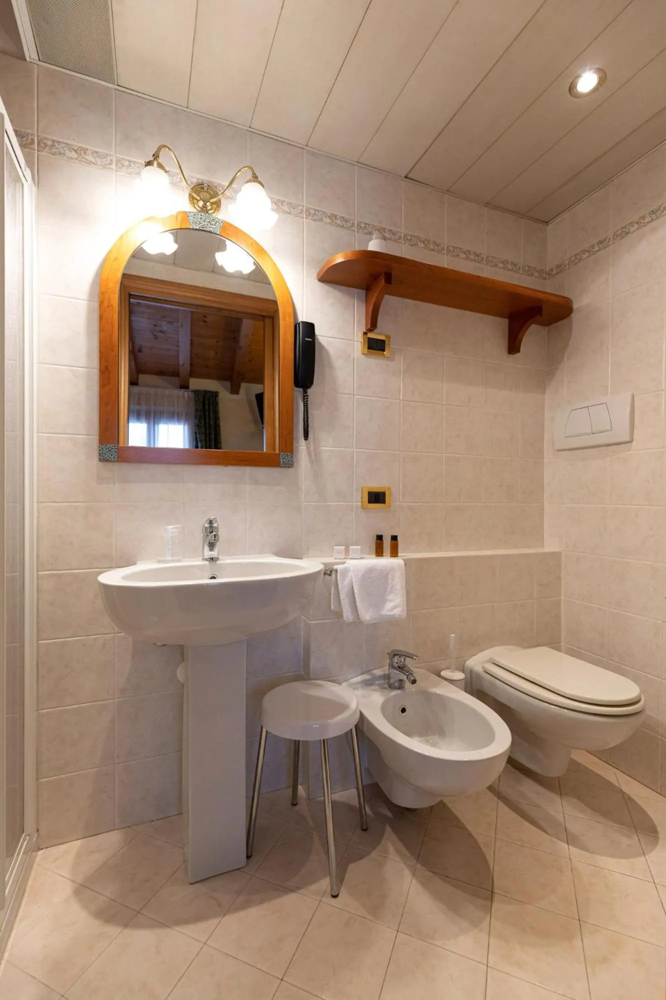 Toilet in Hotel Corte Regina